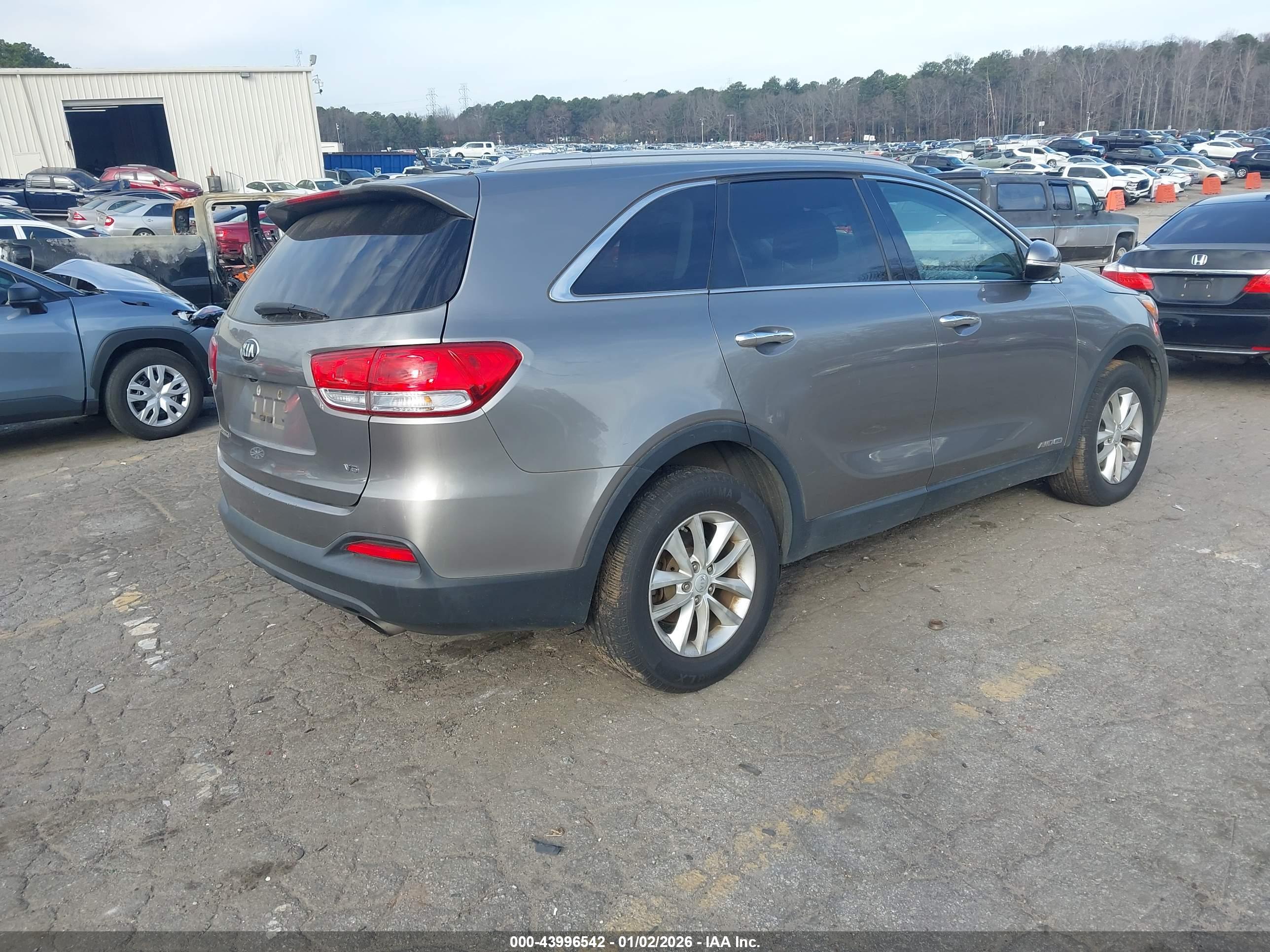 KIA SORENTO image 4