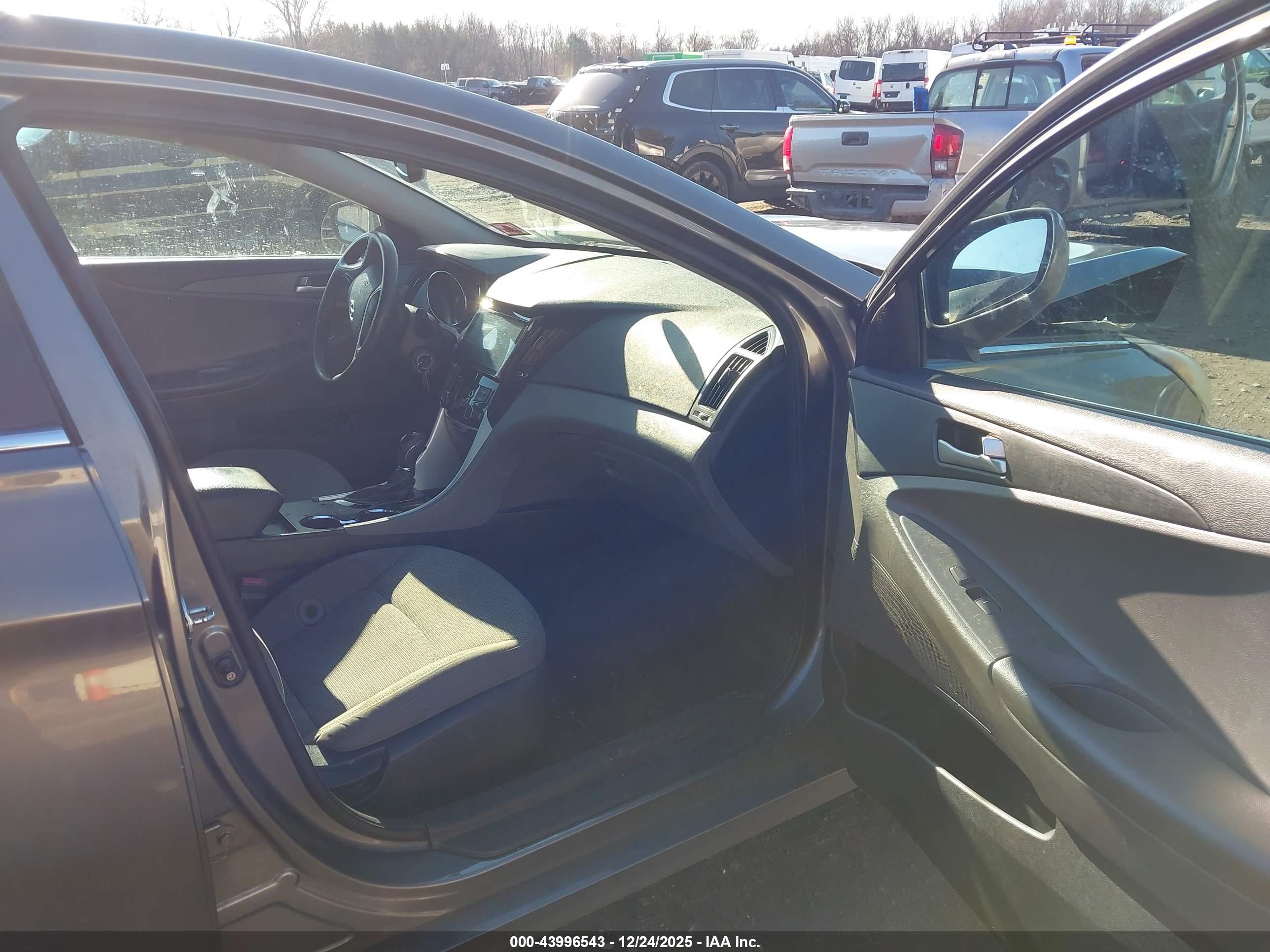 HYUNDAI SONATA image 5