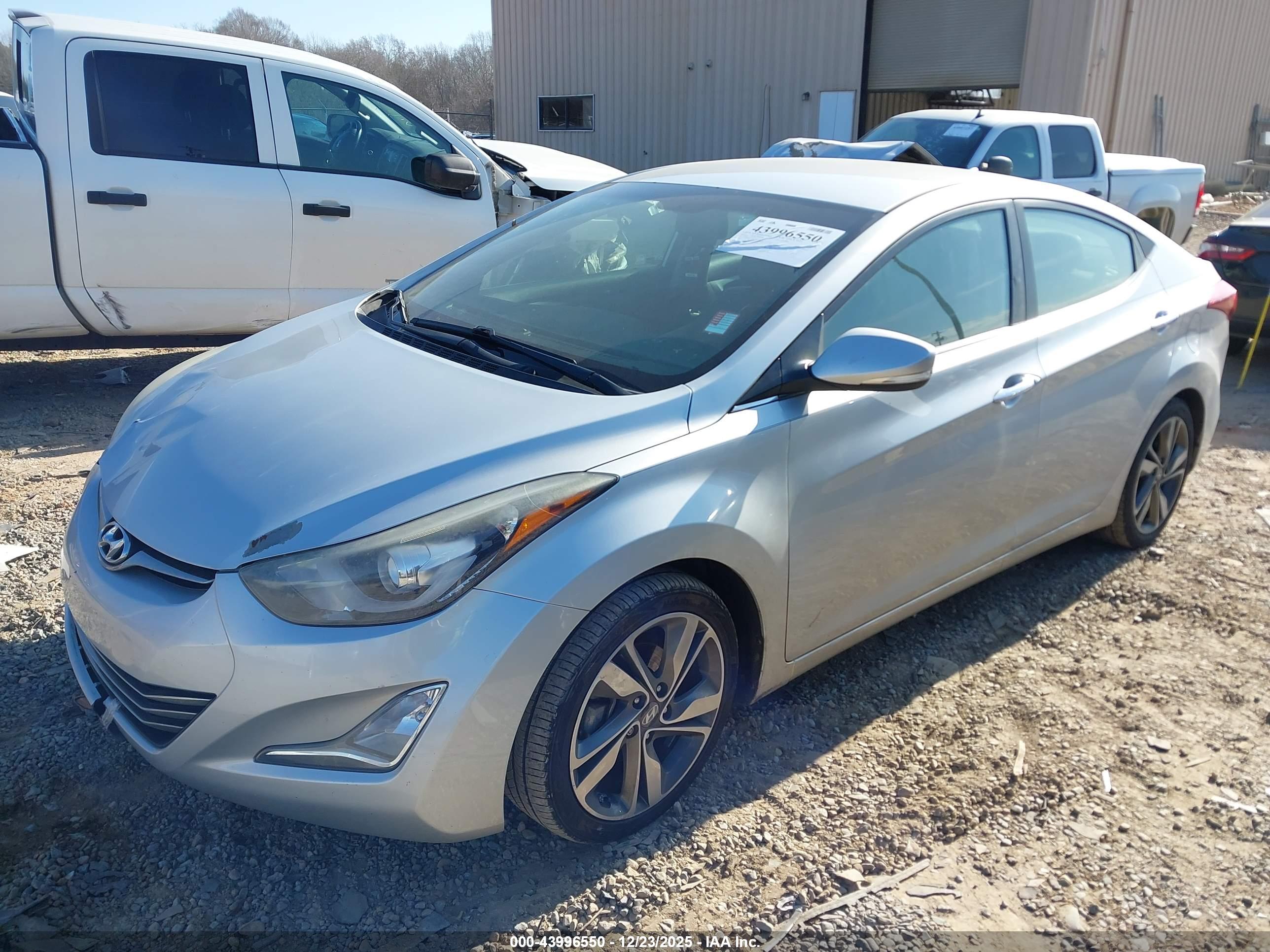 HYUNDAI ELANTRA image 2