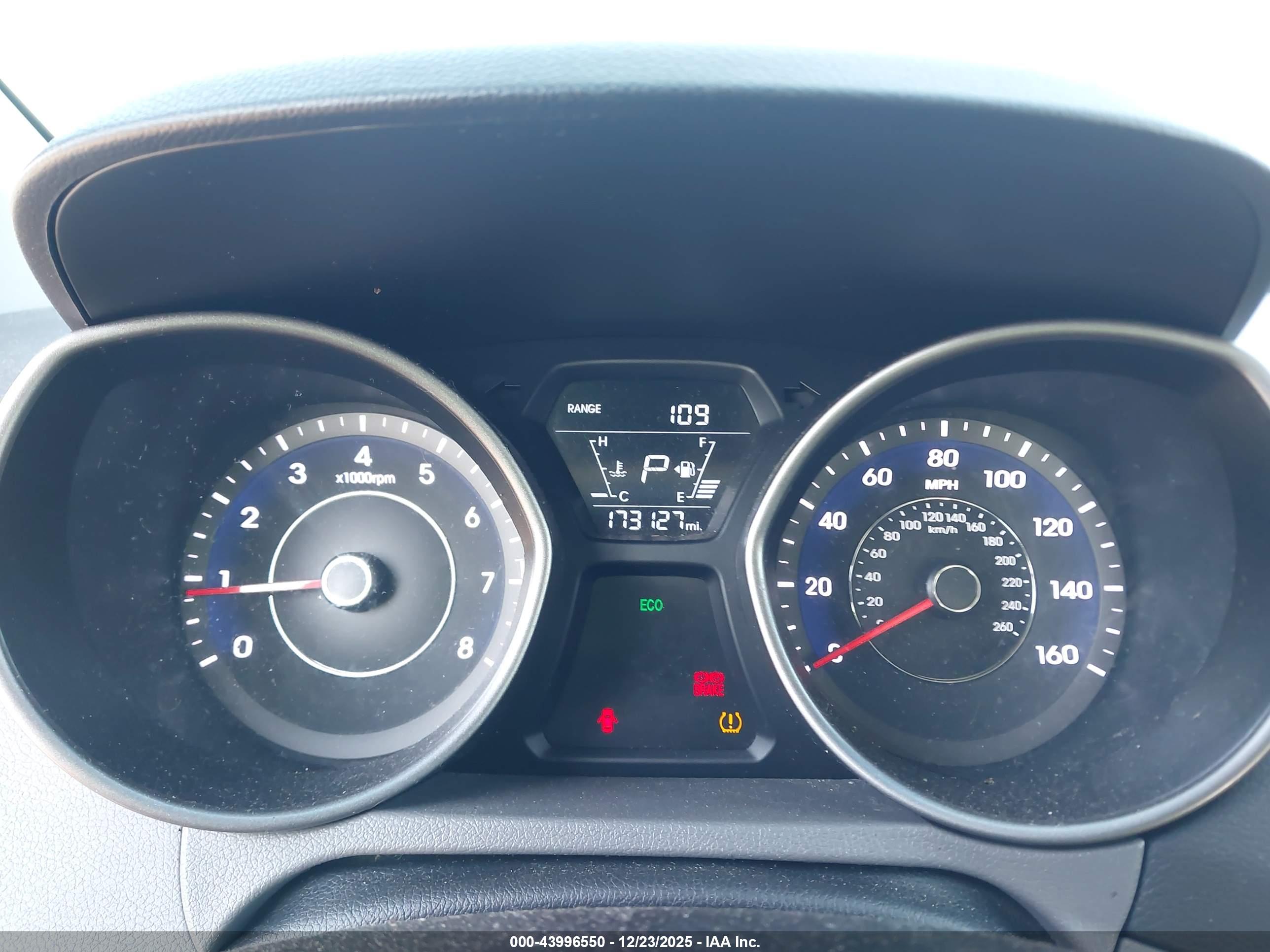 HYUNDAI ELANTRA image 7
