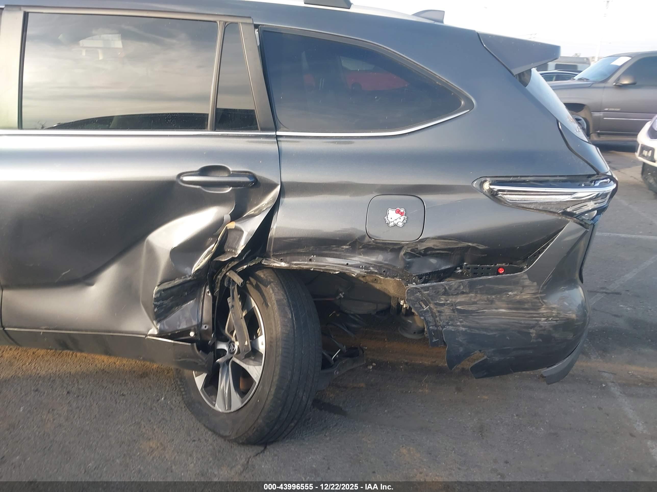 TOYOTA HIGHLANDER image 6
