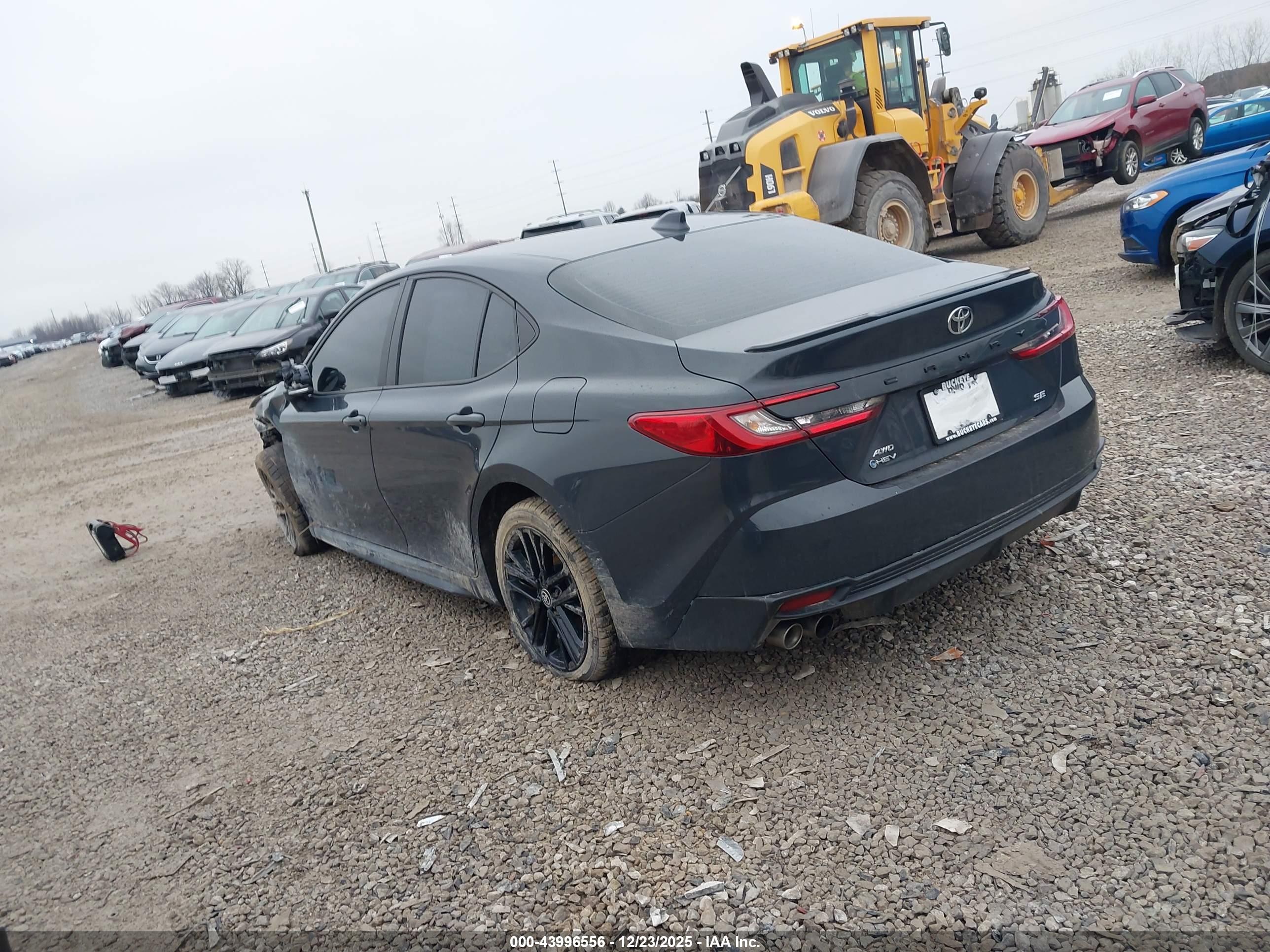 TOYOTA CAMRY image 3