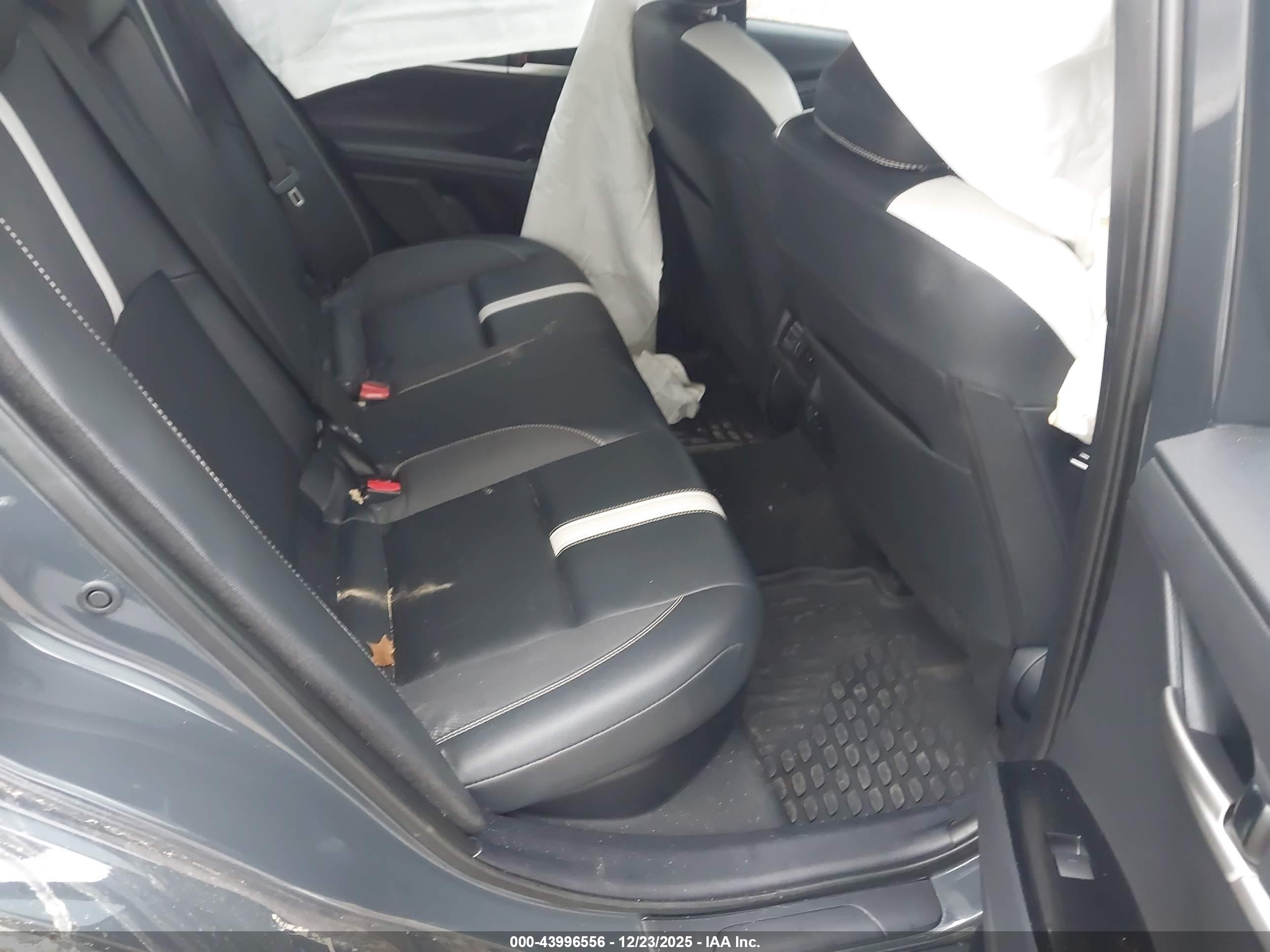 TOYOTA CAMRY image 8
