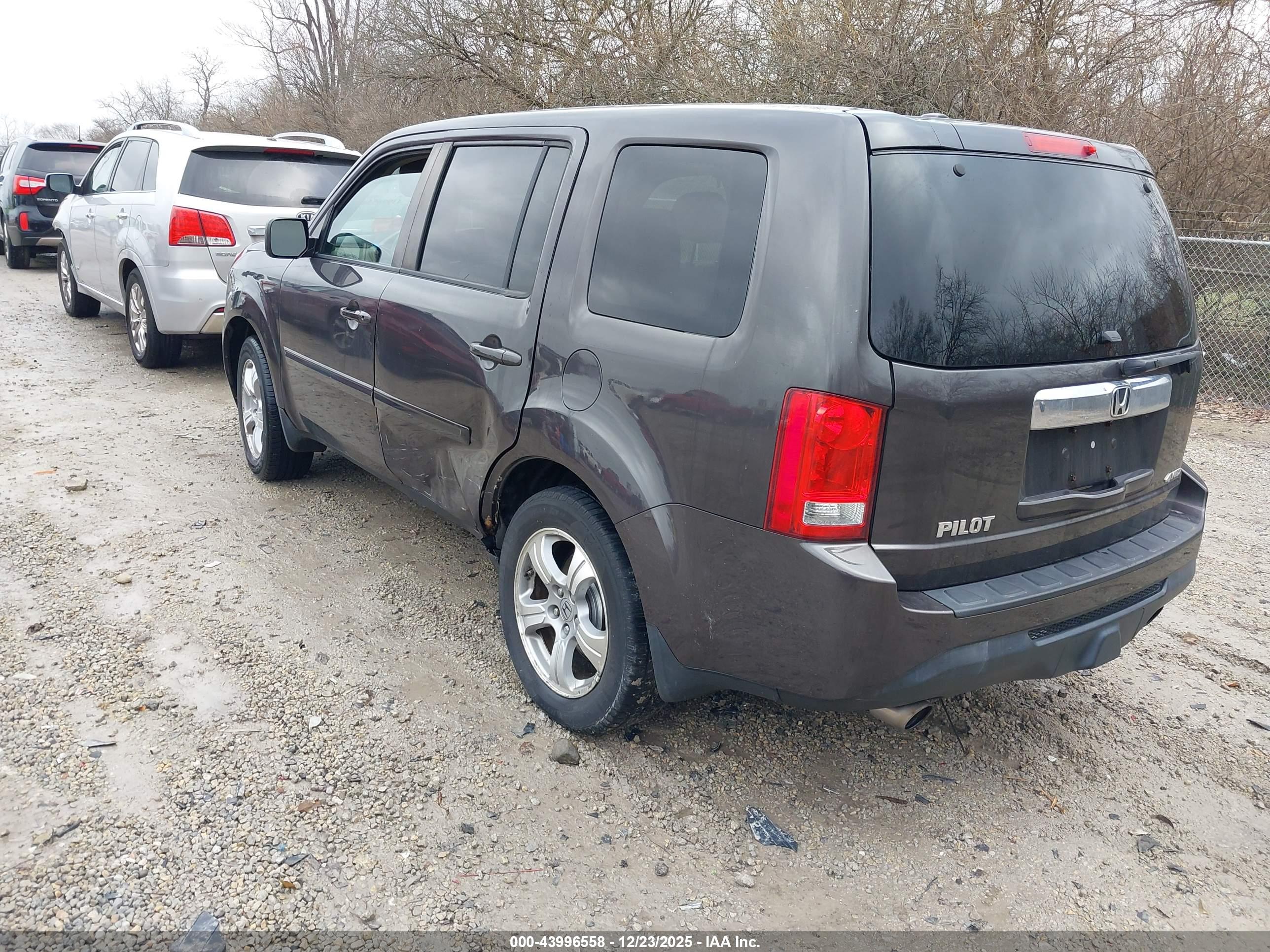 HONDA PILOT image 3