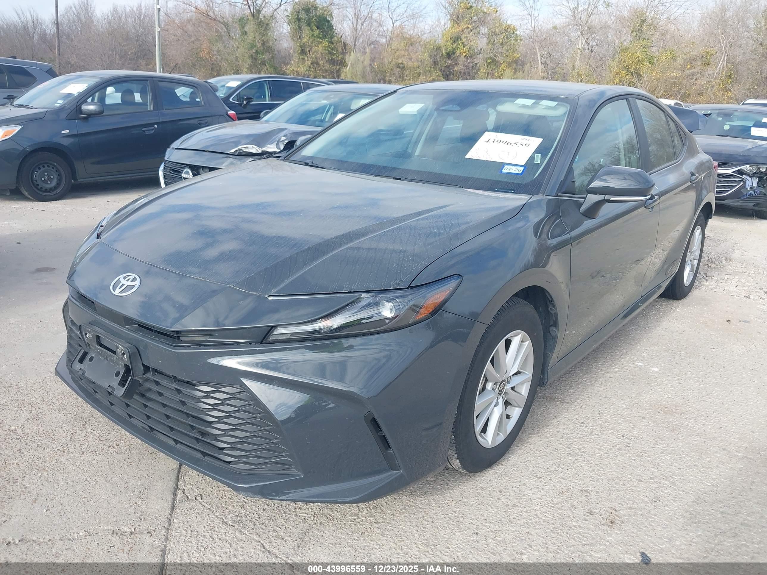 TOYOTA CAMRY image 2