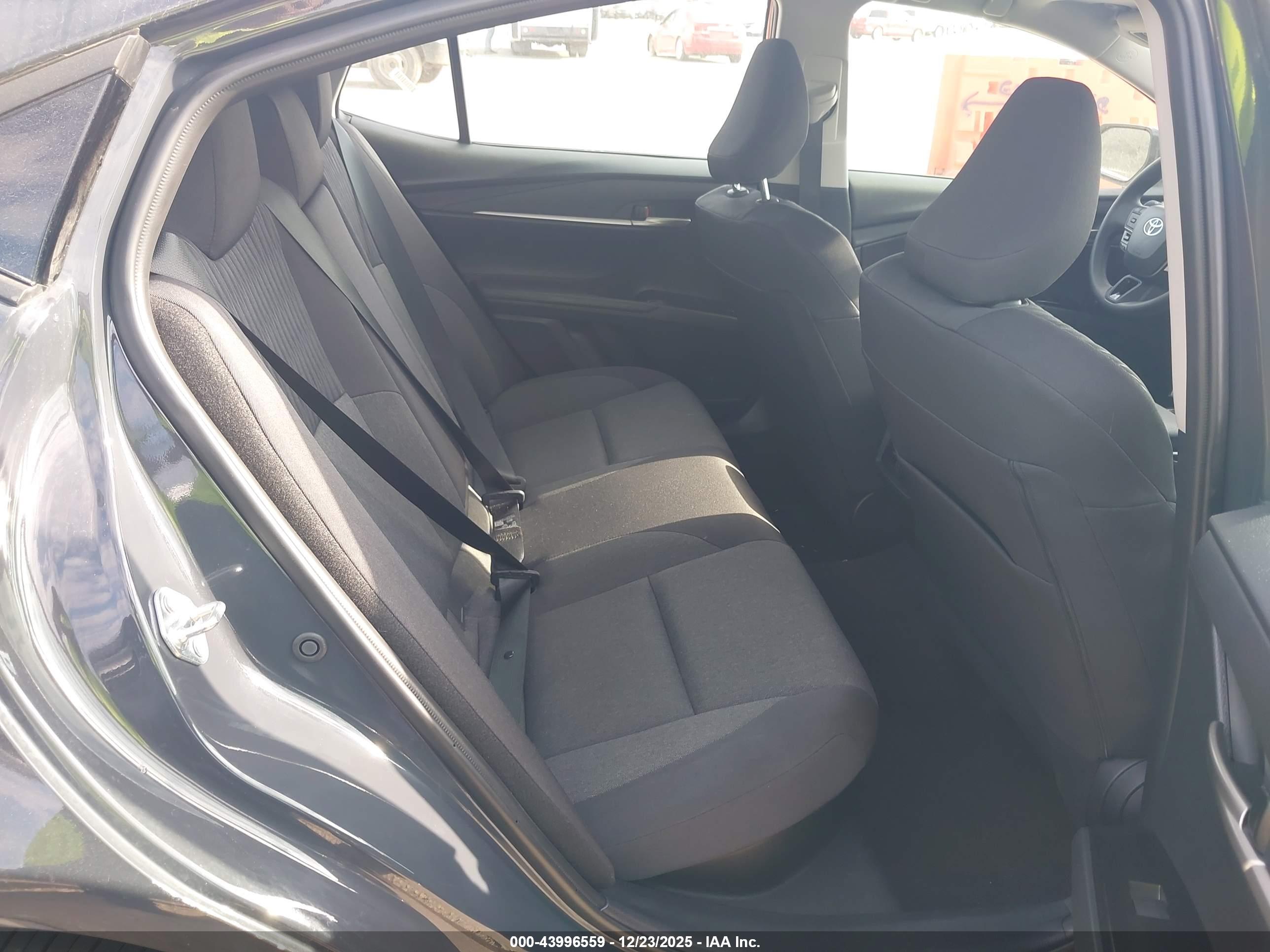 TOYOTA CAMRY image 8