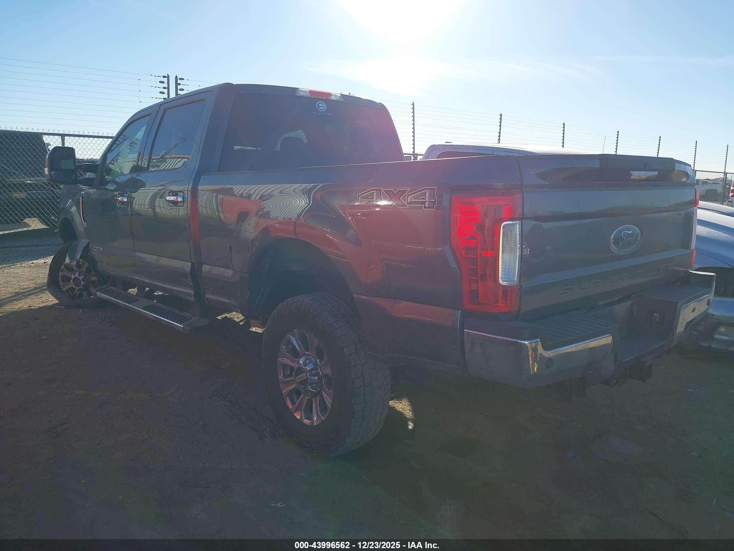 FORD F-250 image 3