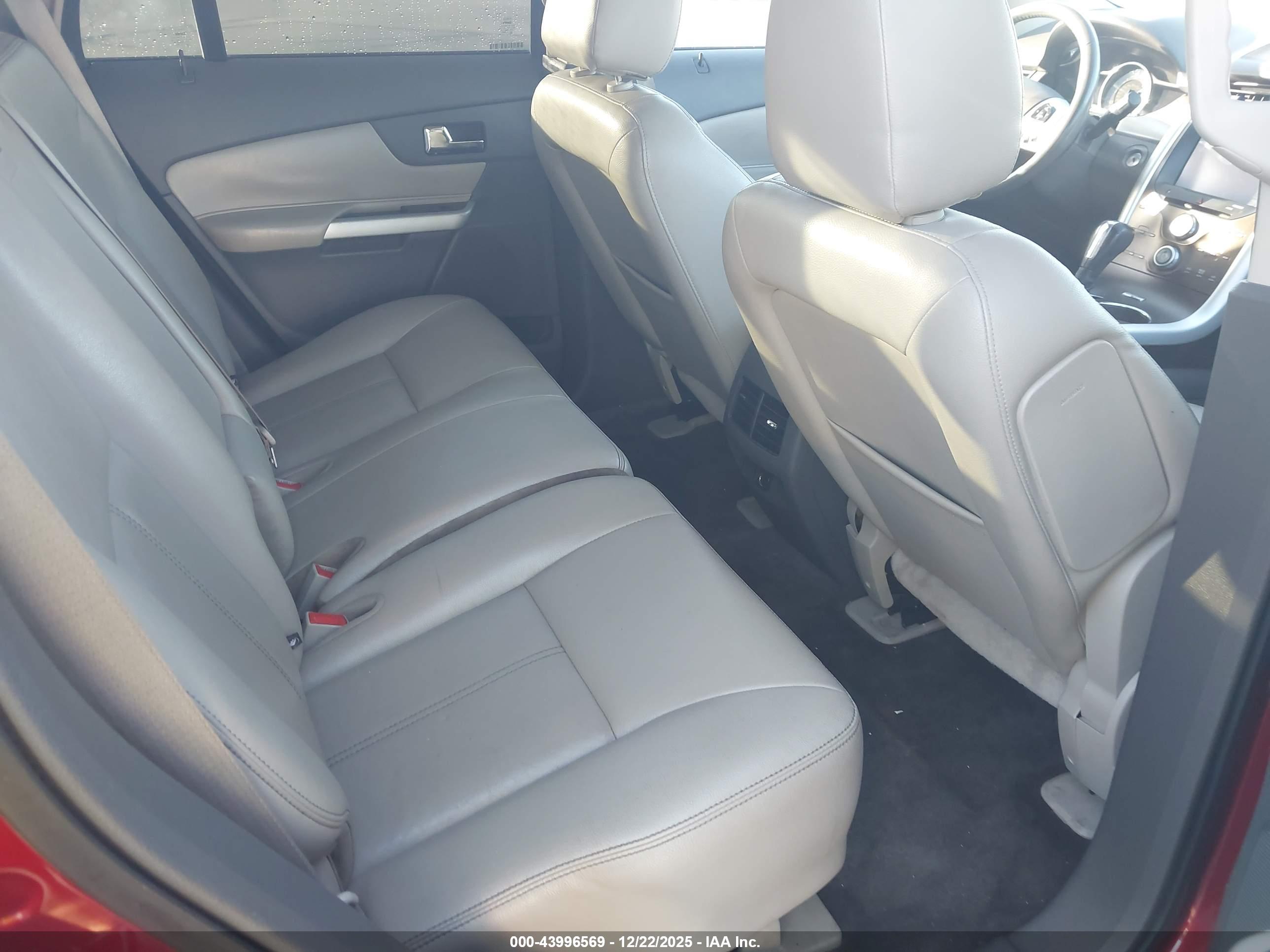 FORD EDGE image 8