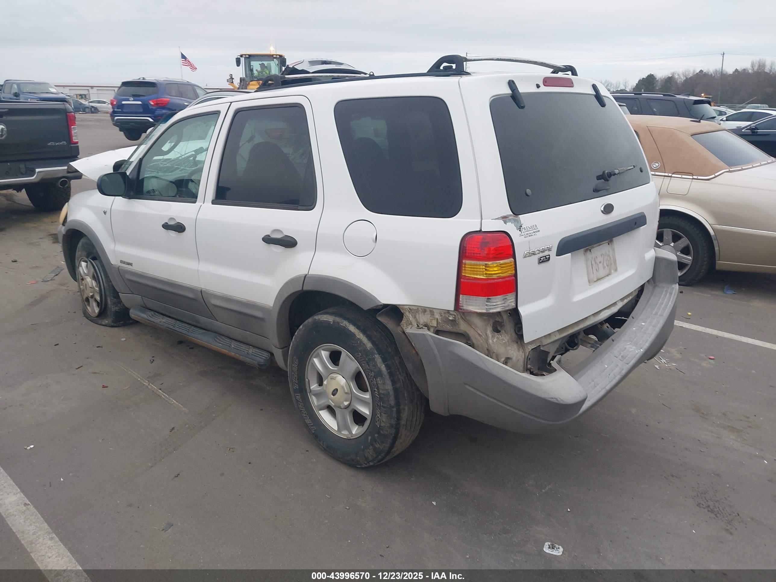 FORD ESCAPE image 3