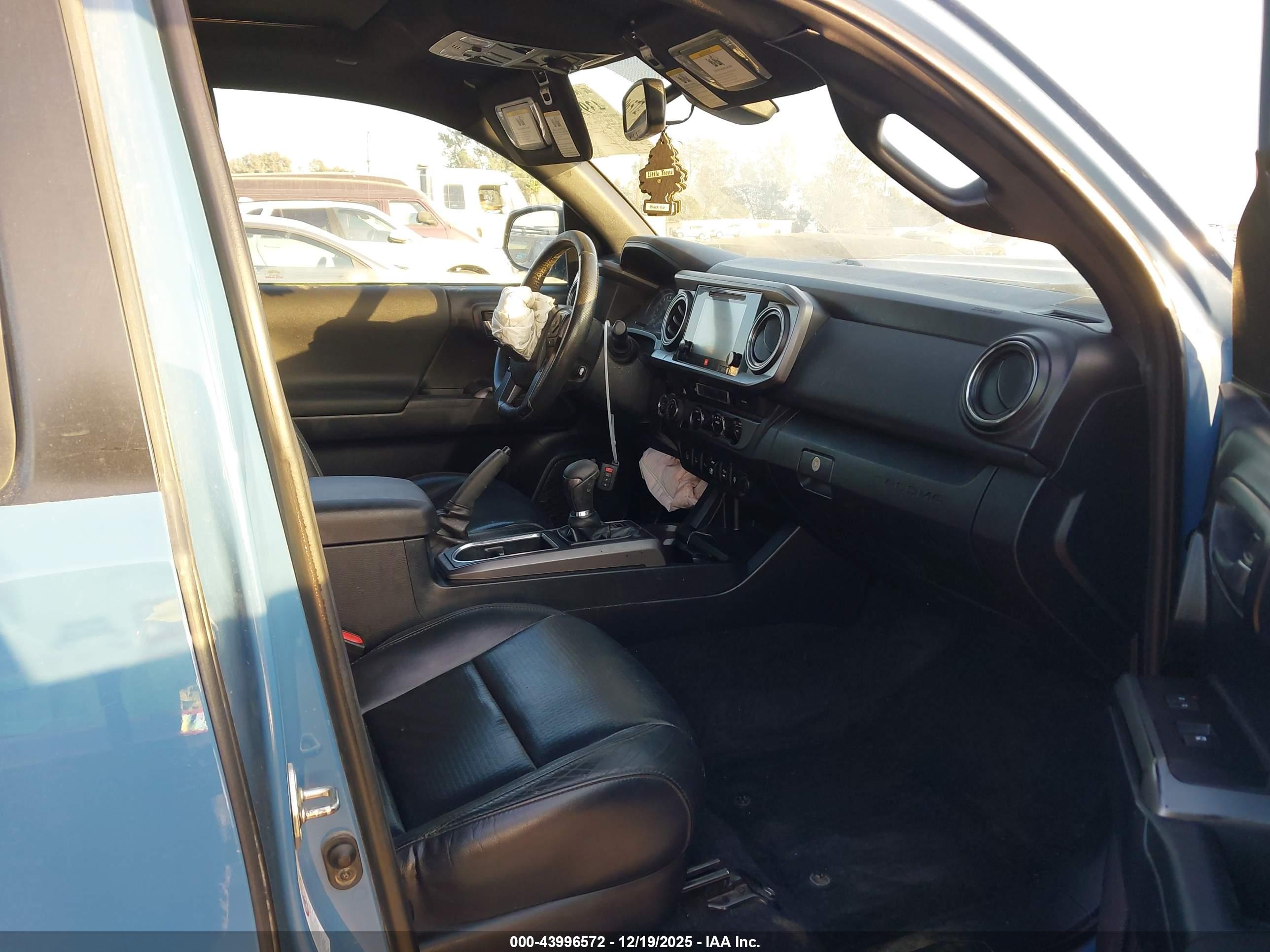 TOYOTA TACOMA image 5