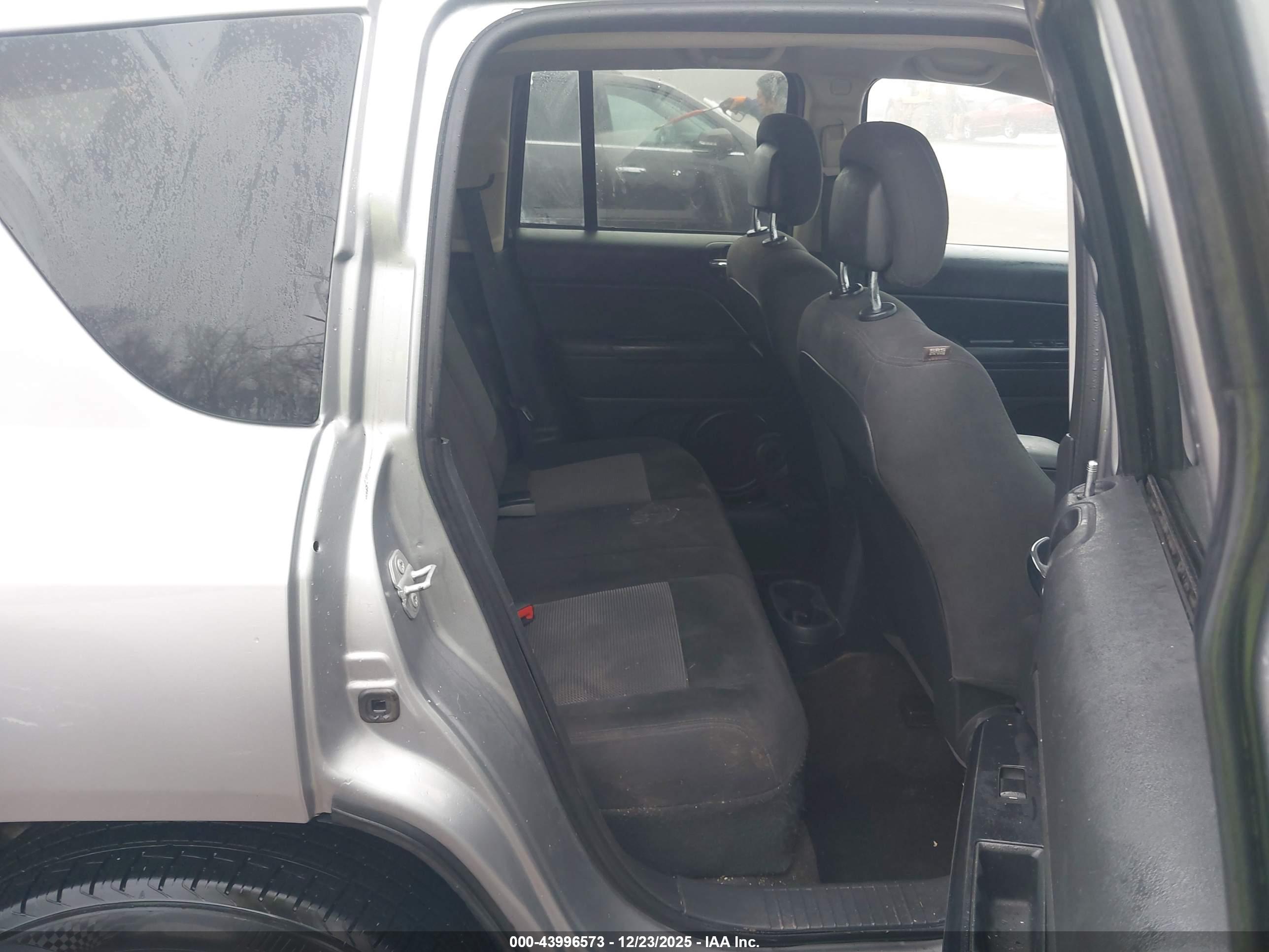 JEEP COMPASS image 8