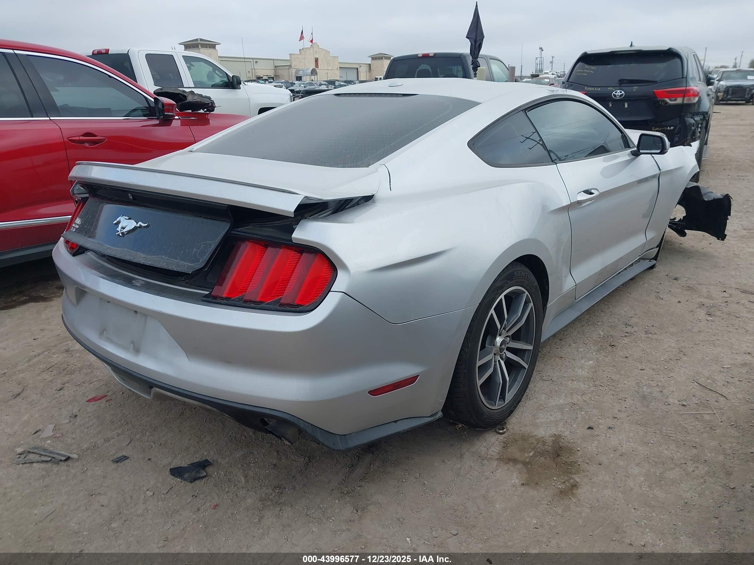 FORD MUSTANG image 4