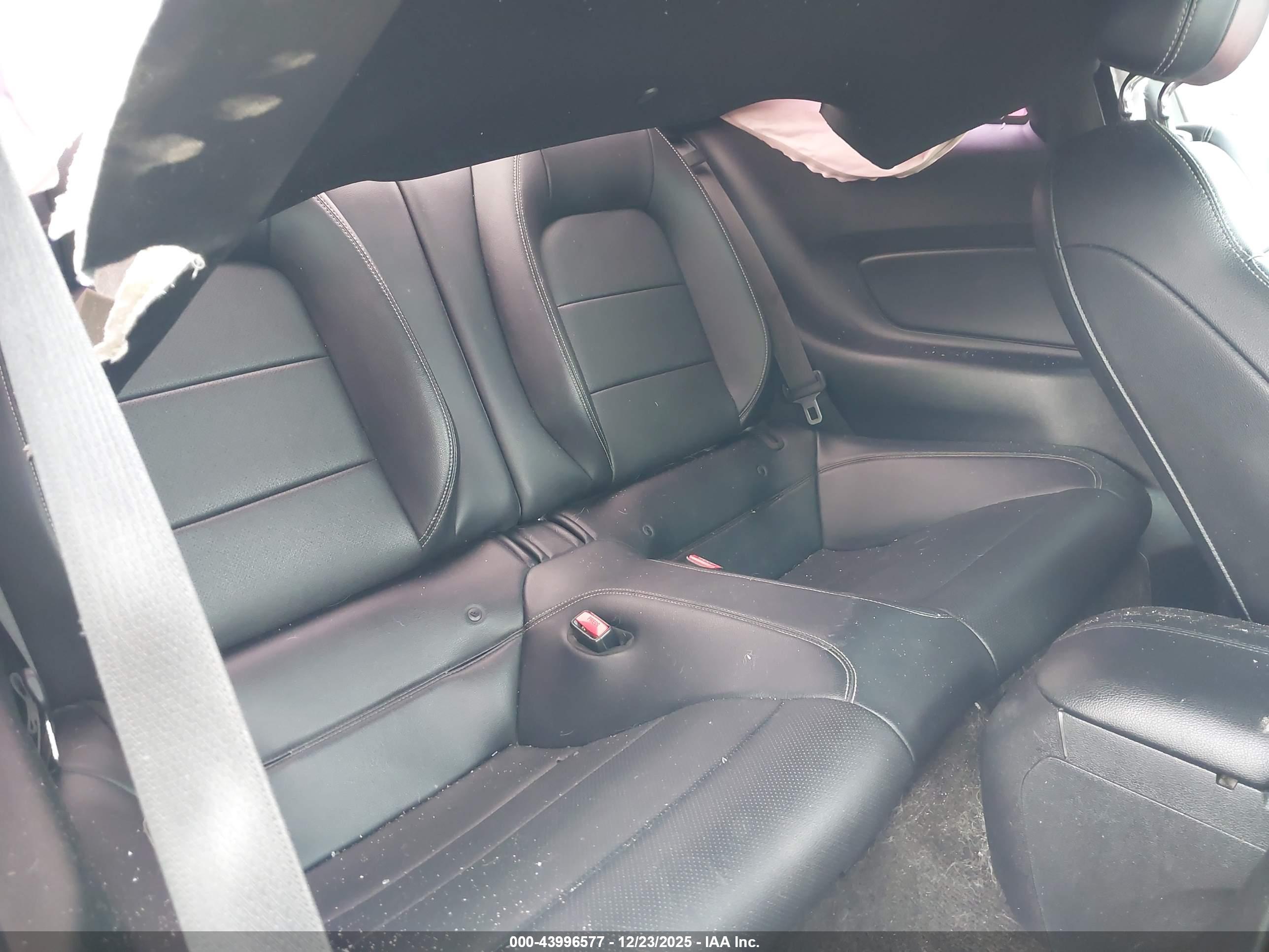 FORD MUSTANG image 8