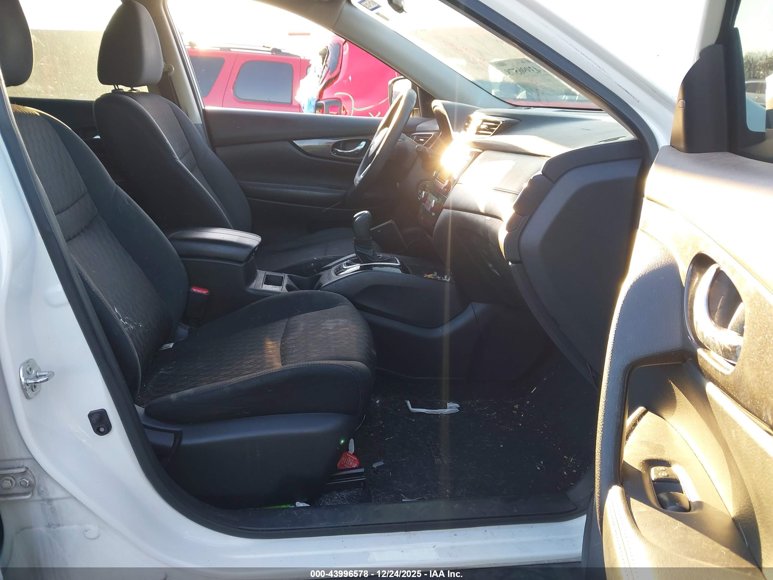NISSAN ROGUE image 5