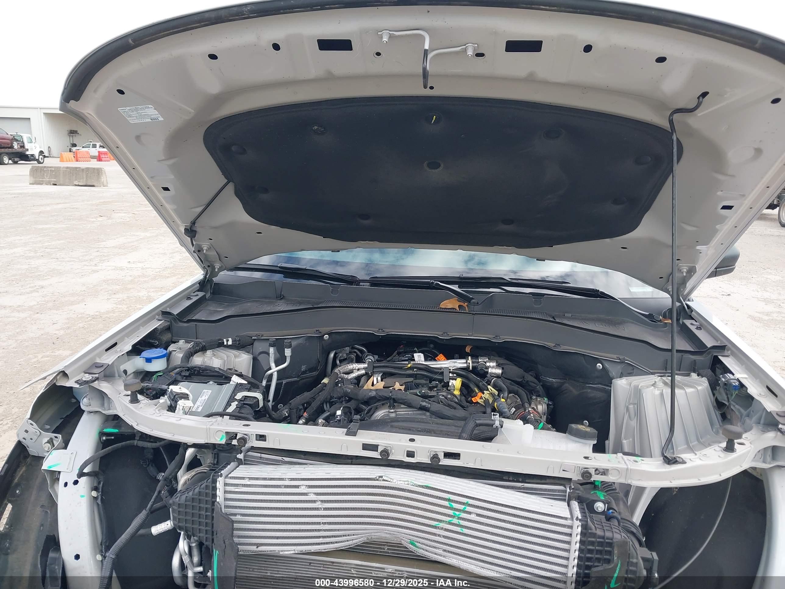 FORD EXPLORER image 10