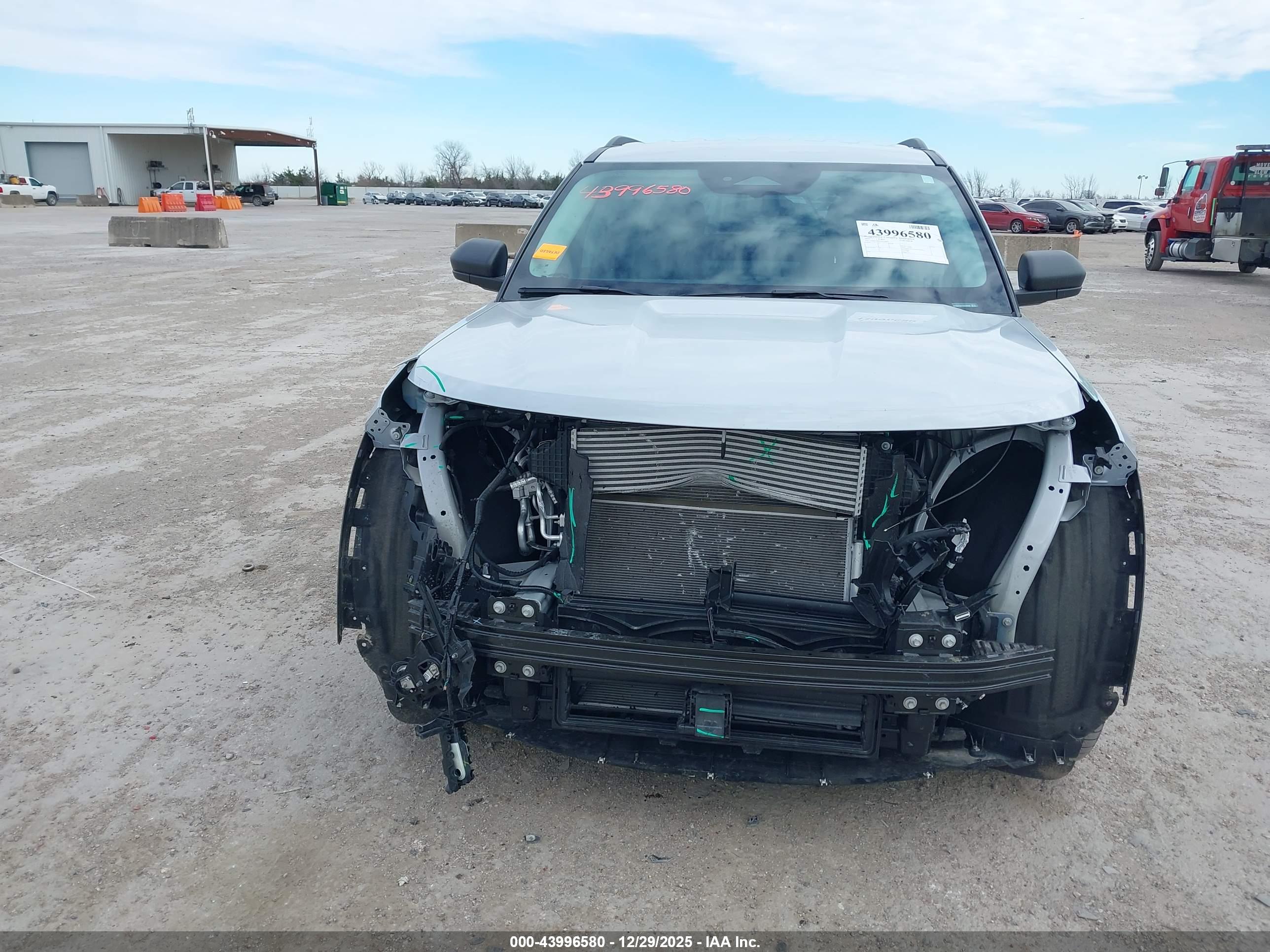 FORD EXPLORER image 6