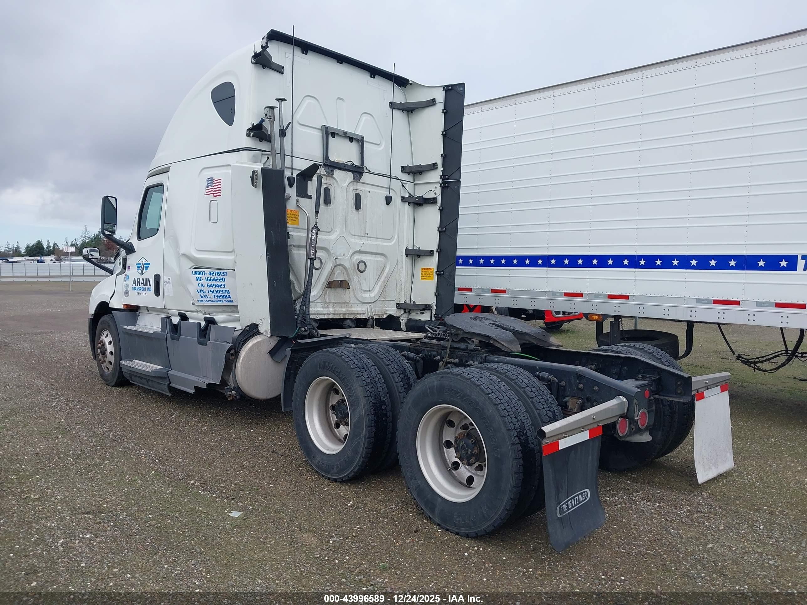 FREIGHTLINER NEW image 3
