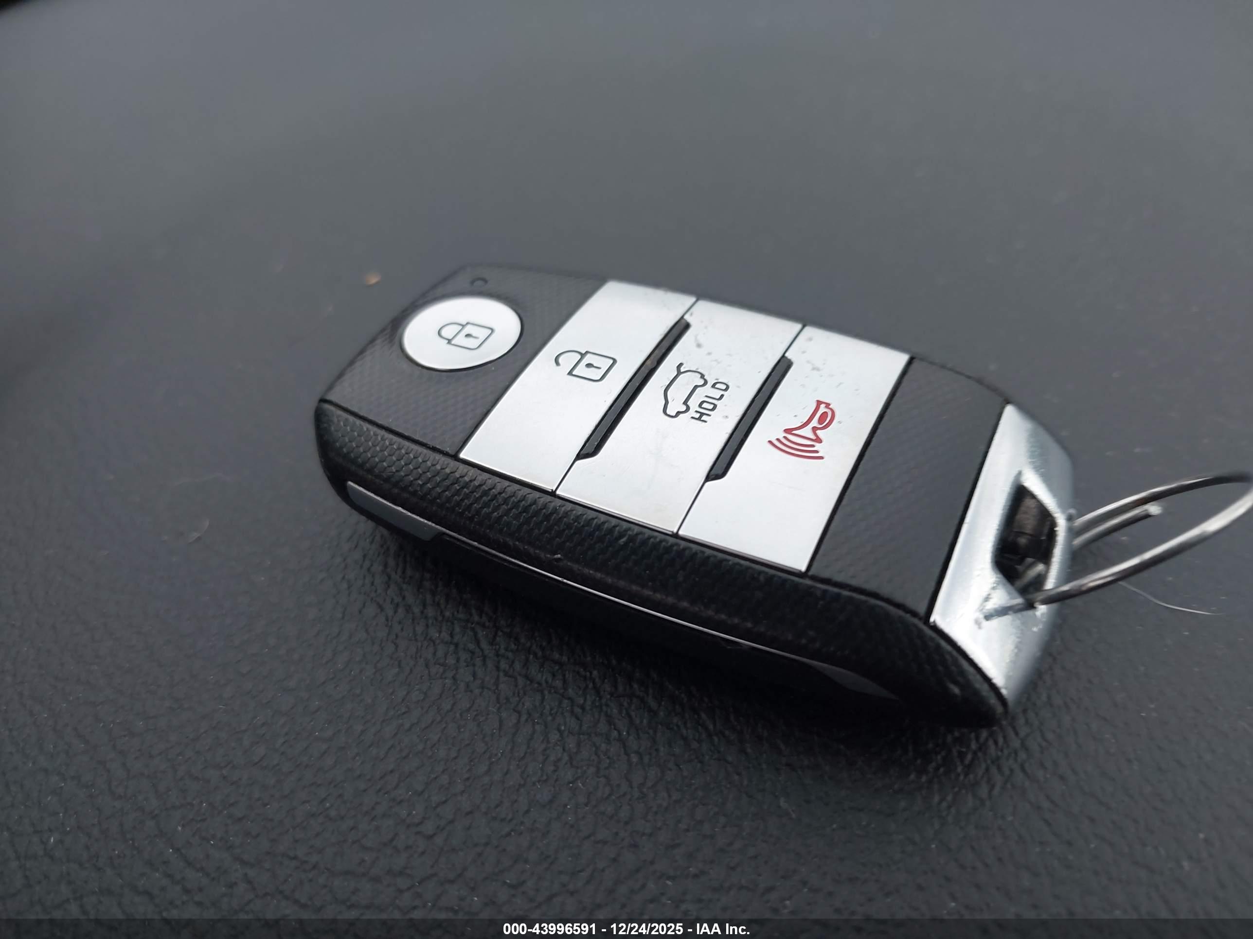 KIA NIRO image 11