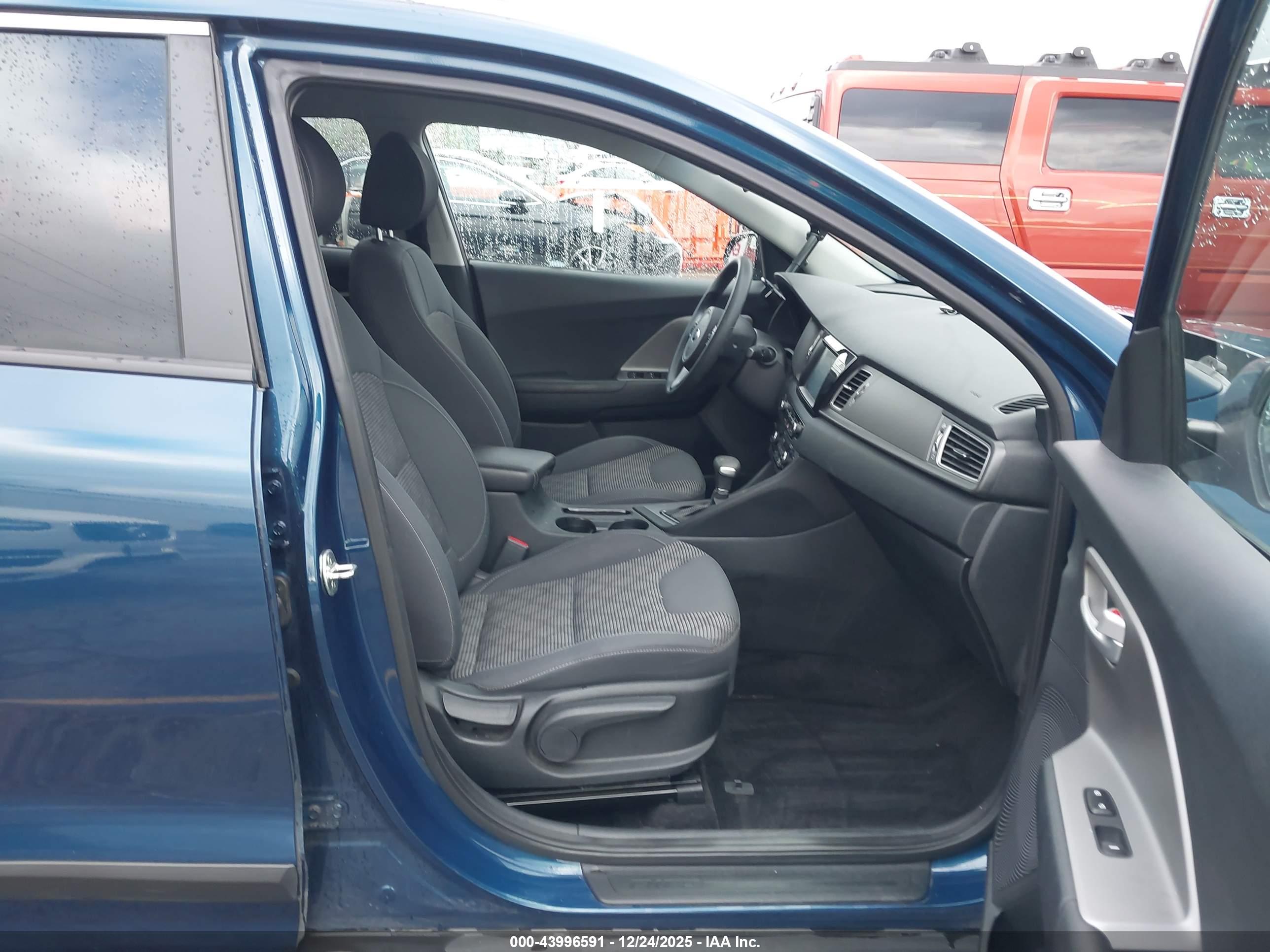 KIA NIRO image 5