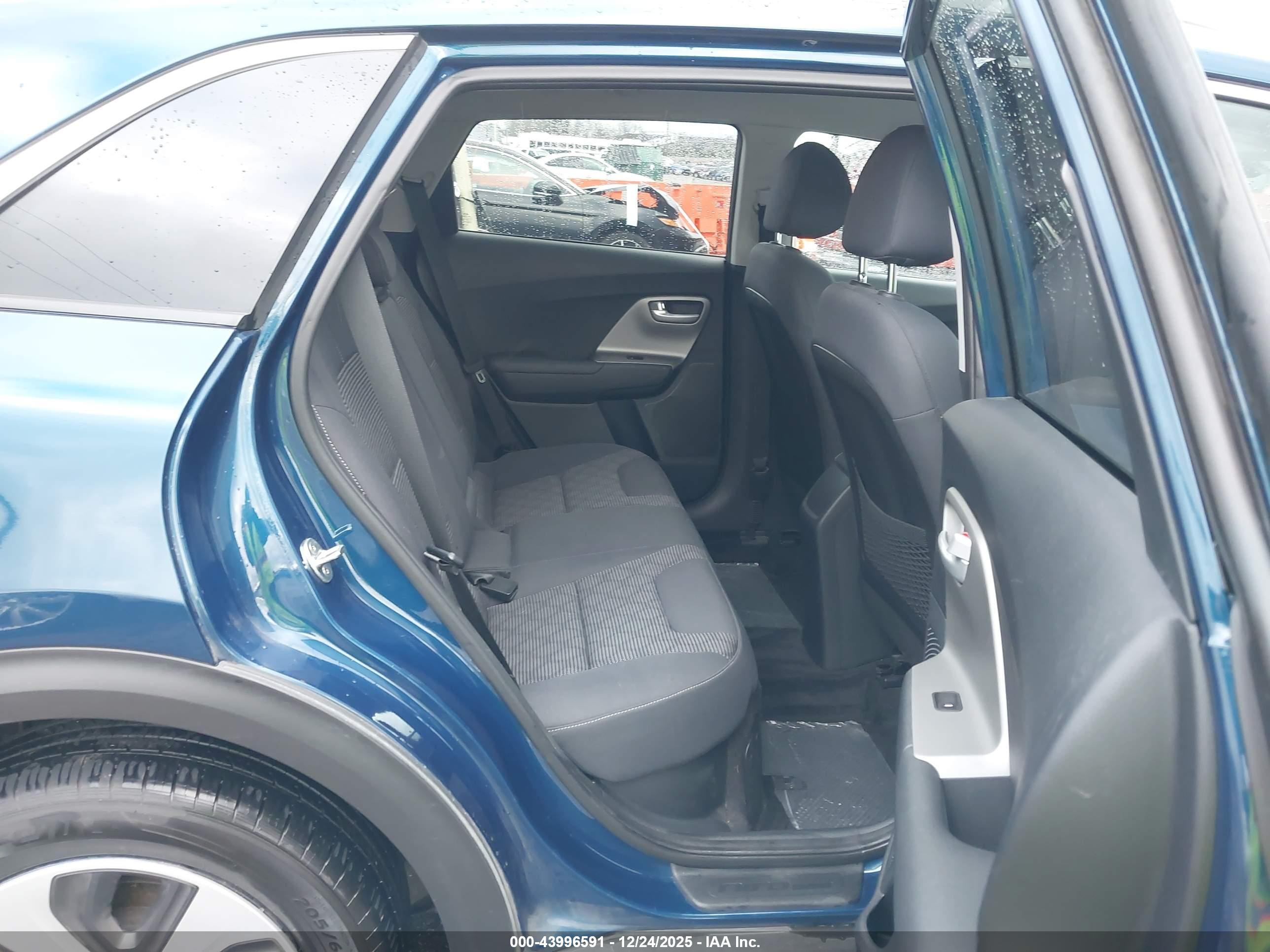 KIA NIRO image 8