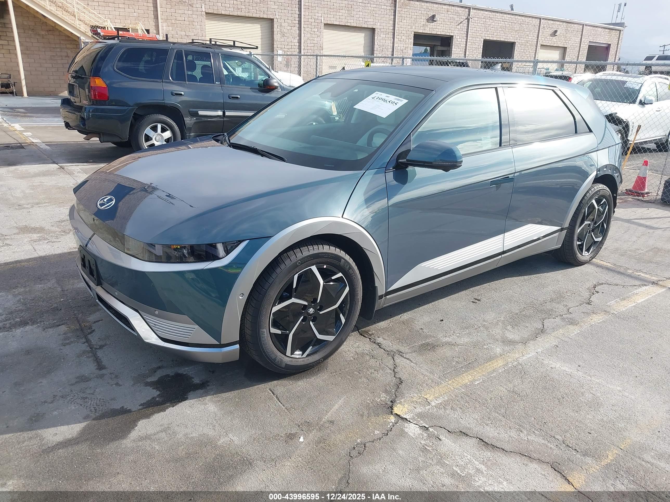 HYUNDAI IONIQ image 2