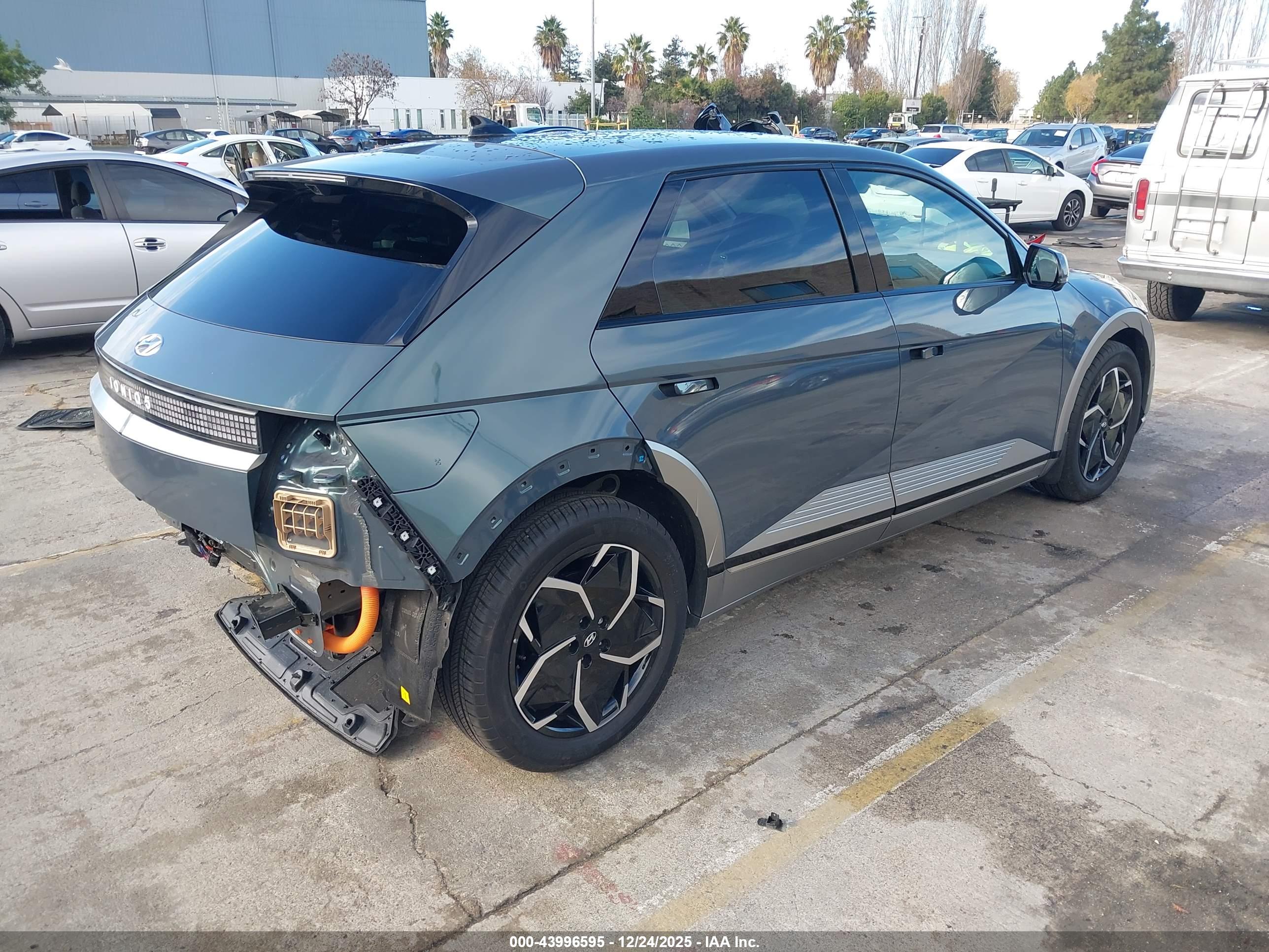 HYUNDAI IONIQ image 4