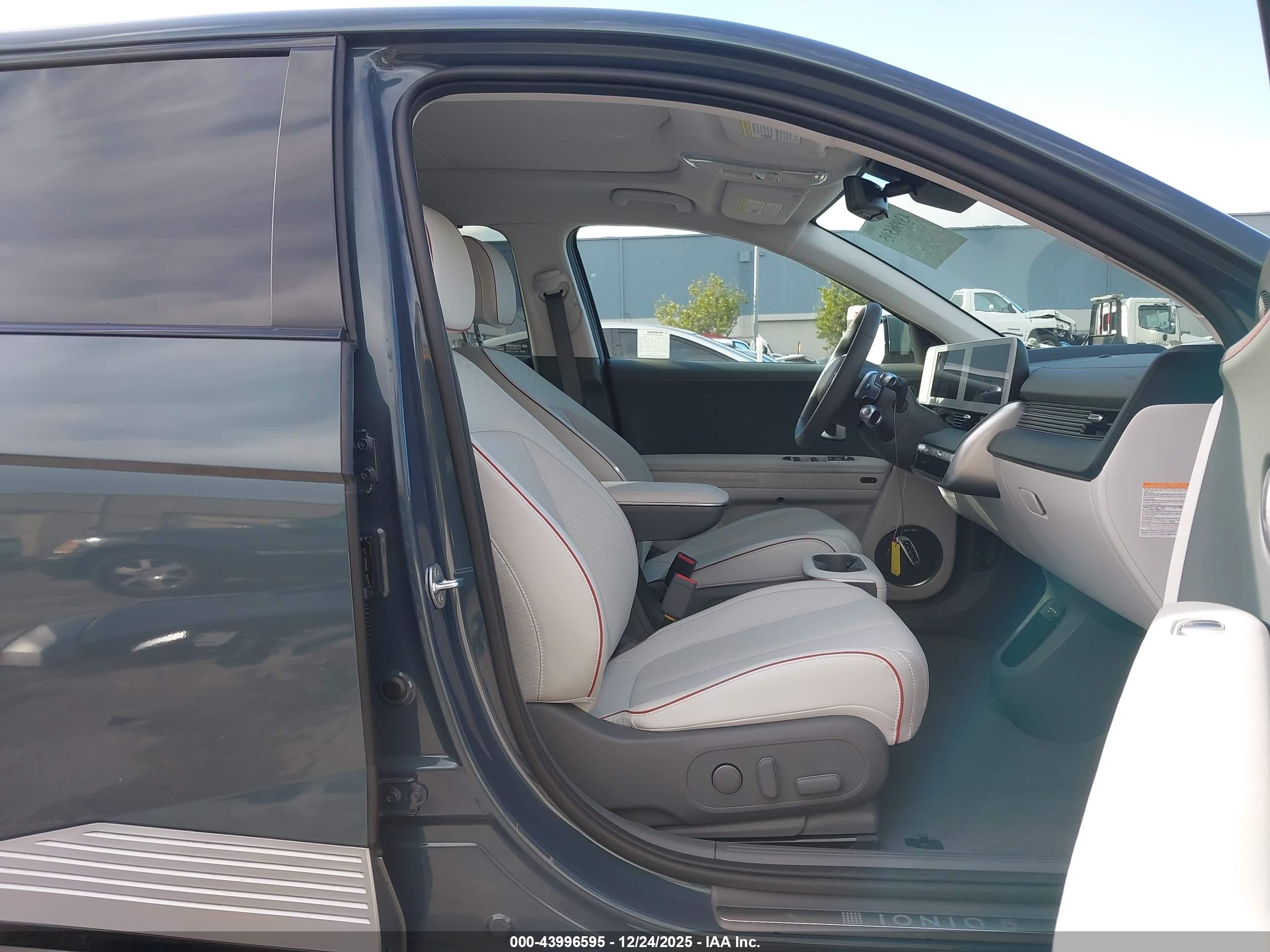 HYUNDAI IONIQ image 5