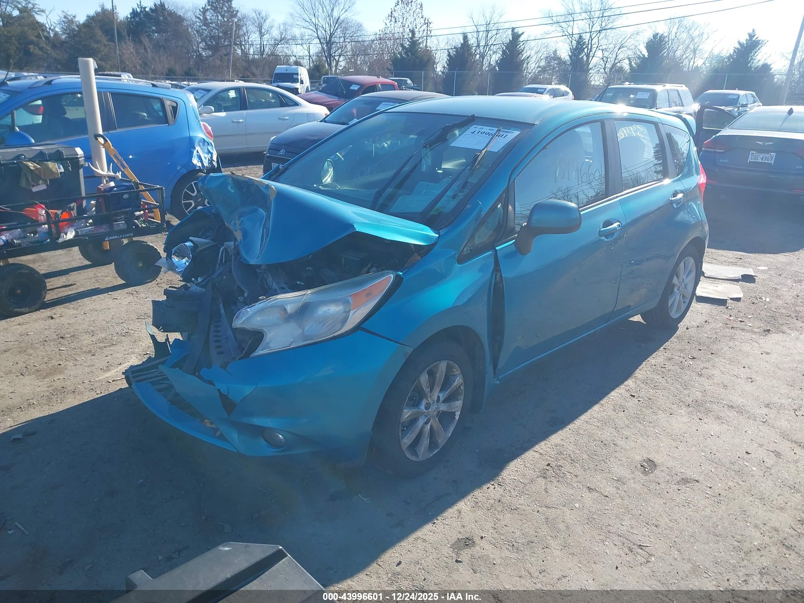 NISSAN VERSA image 2