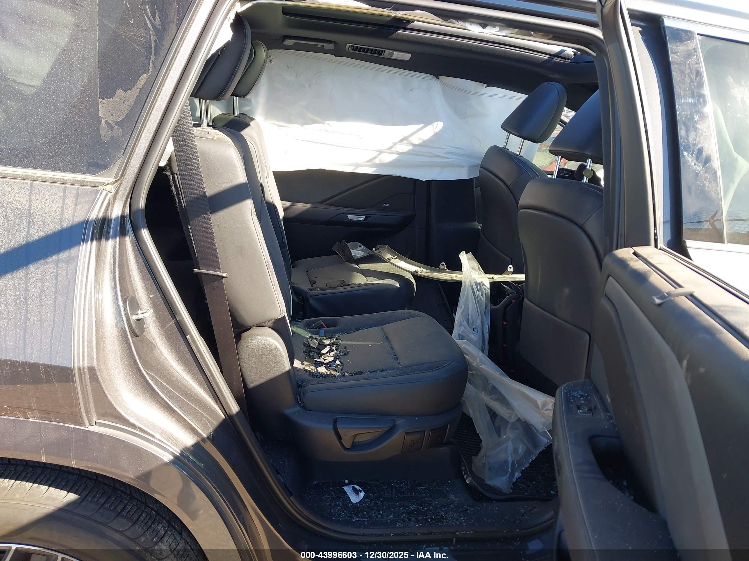 LEXUS TX image 8