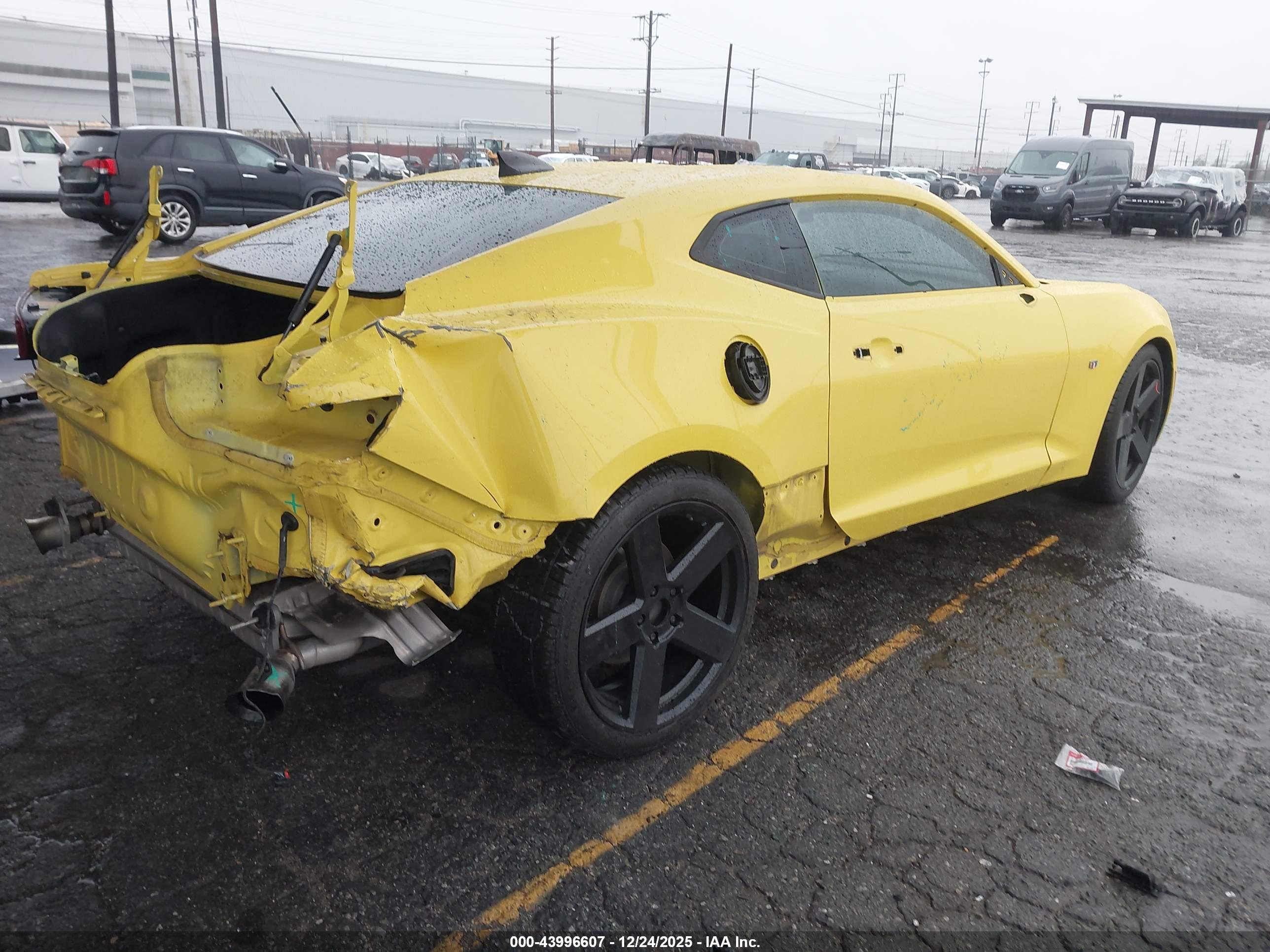 CHEVROLET CAMARO image 4