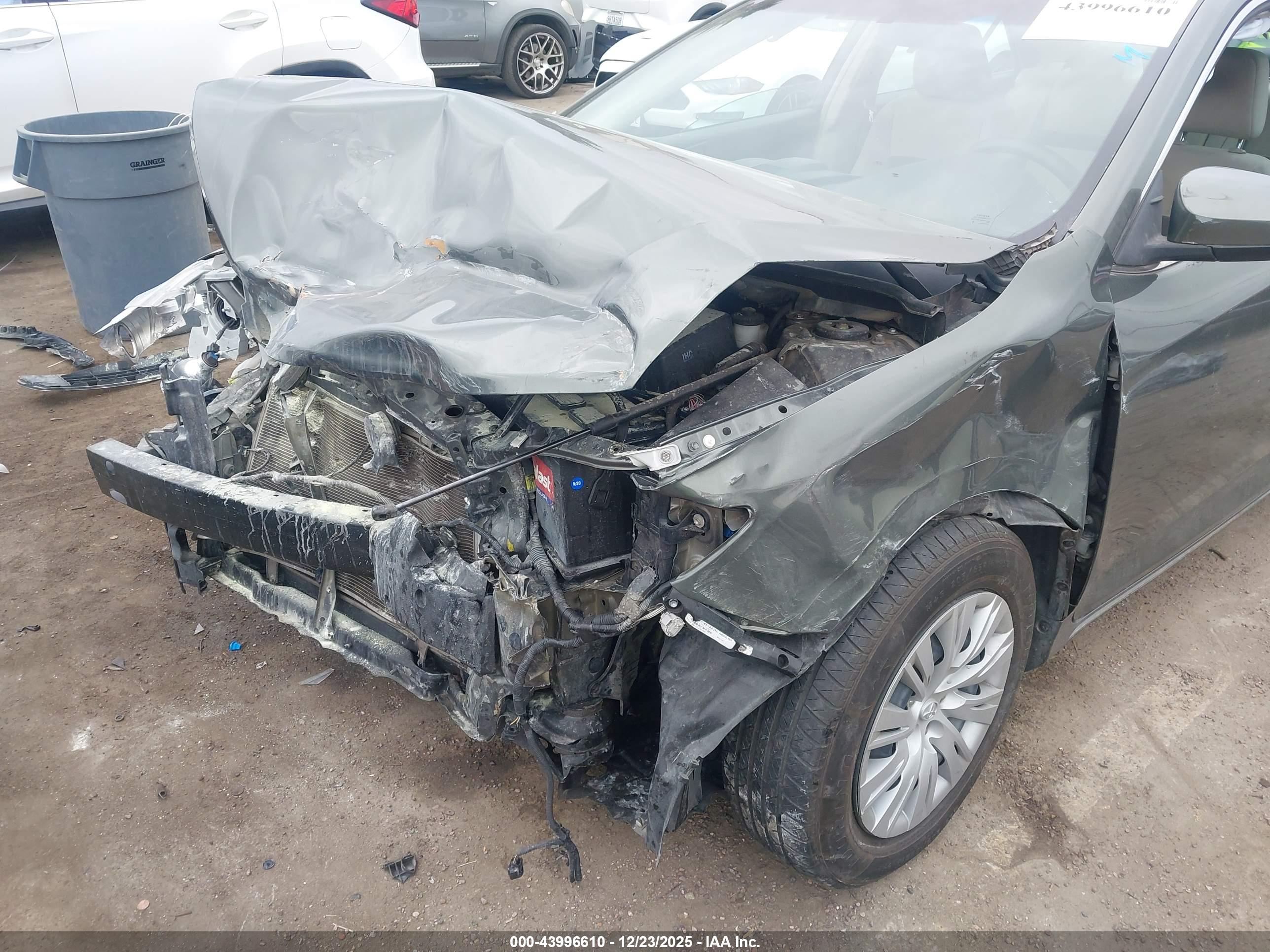 TOYOTA CAMRY image 6