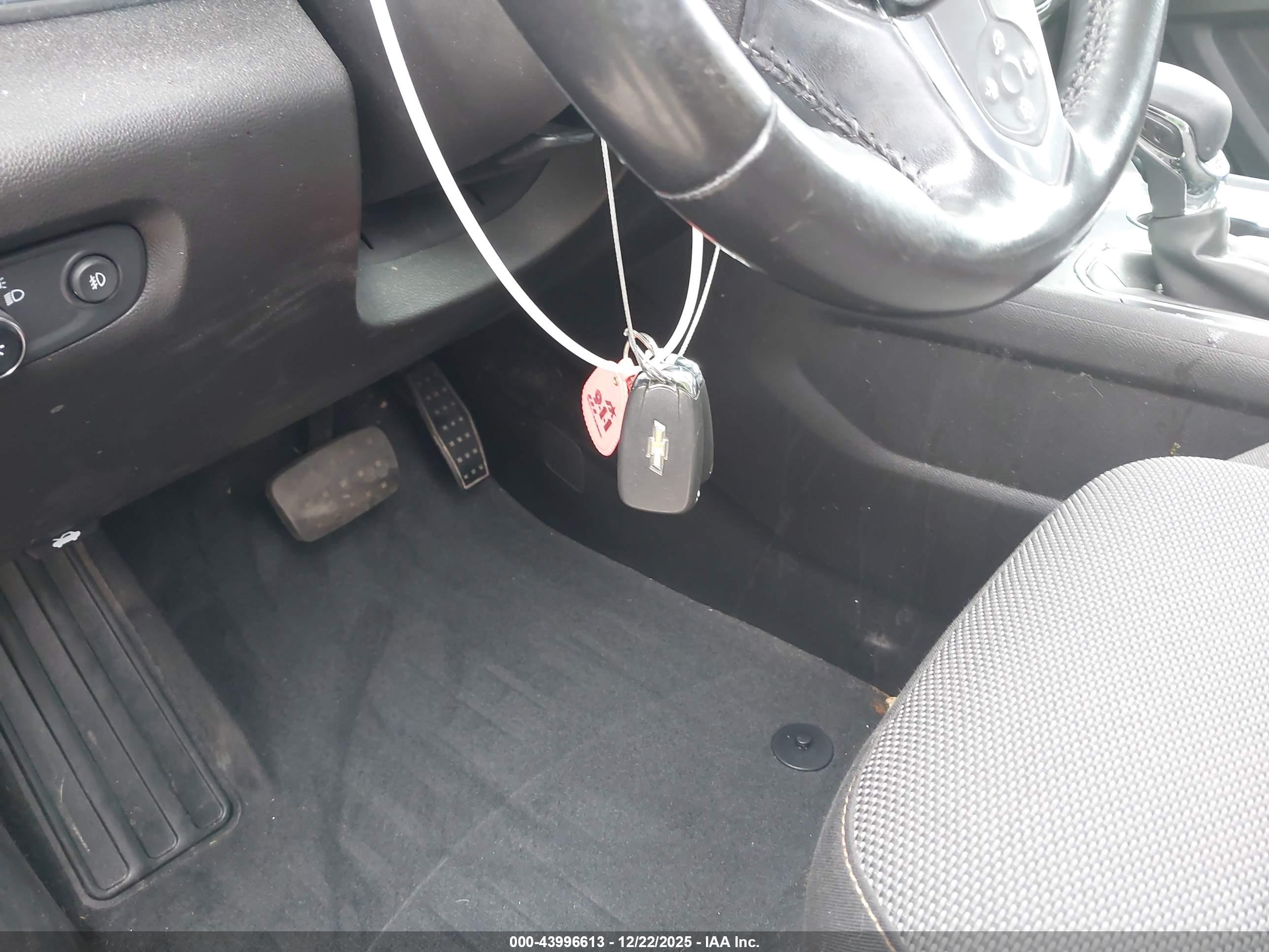 CHEVROLET TRAVERSE image 11