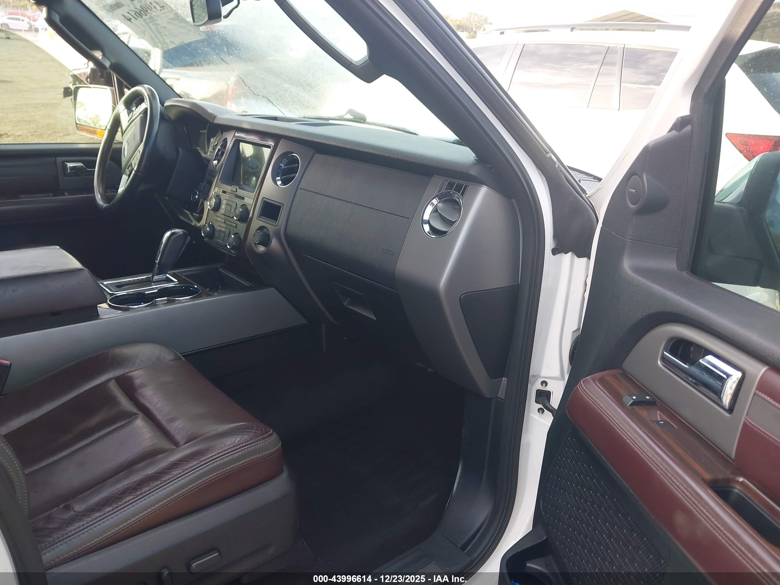 FORD EXPEDITION image 5