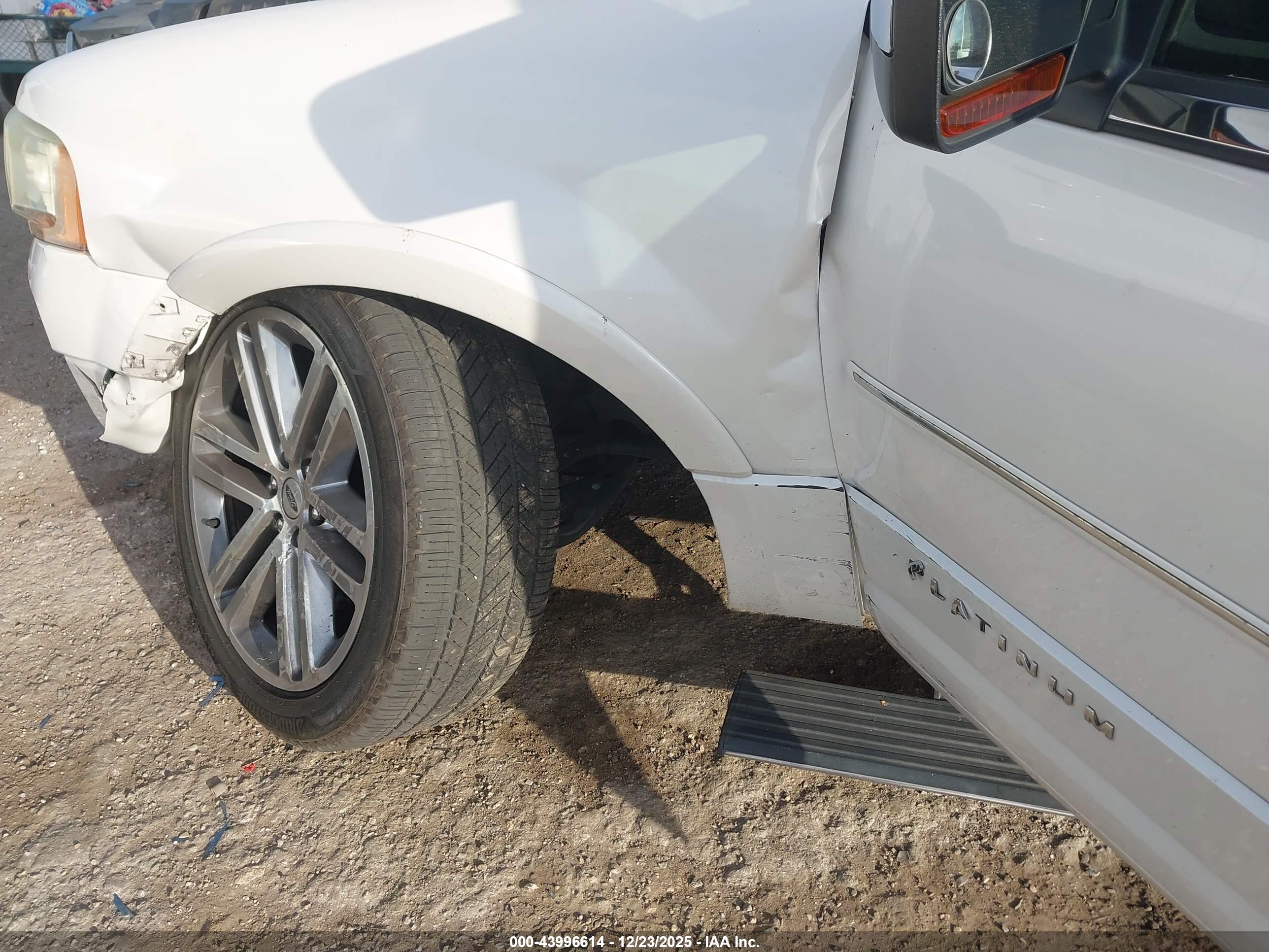 FORD EXPEDITION image 6