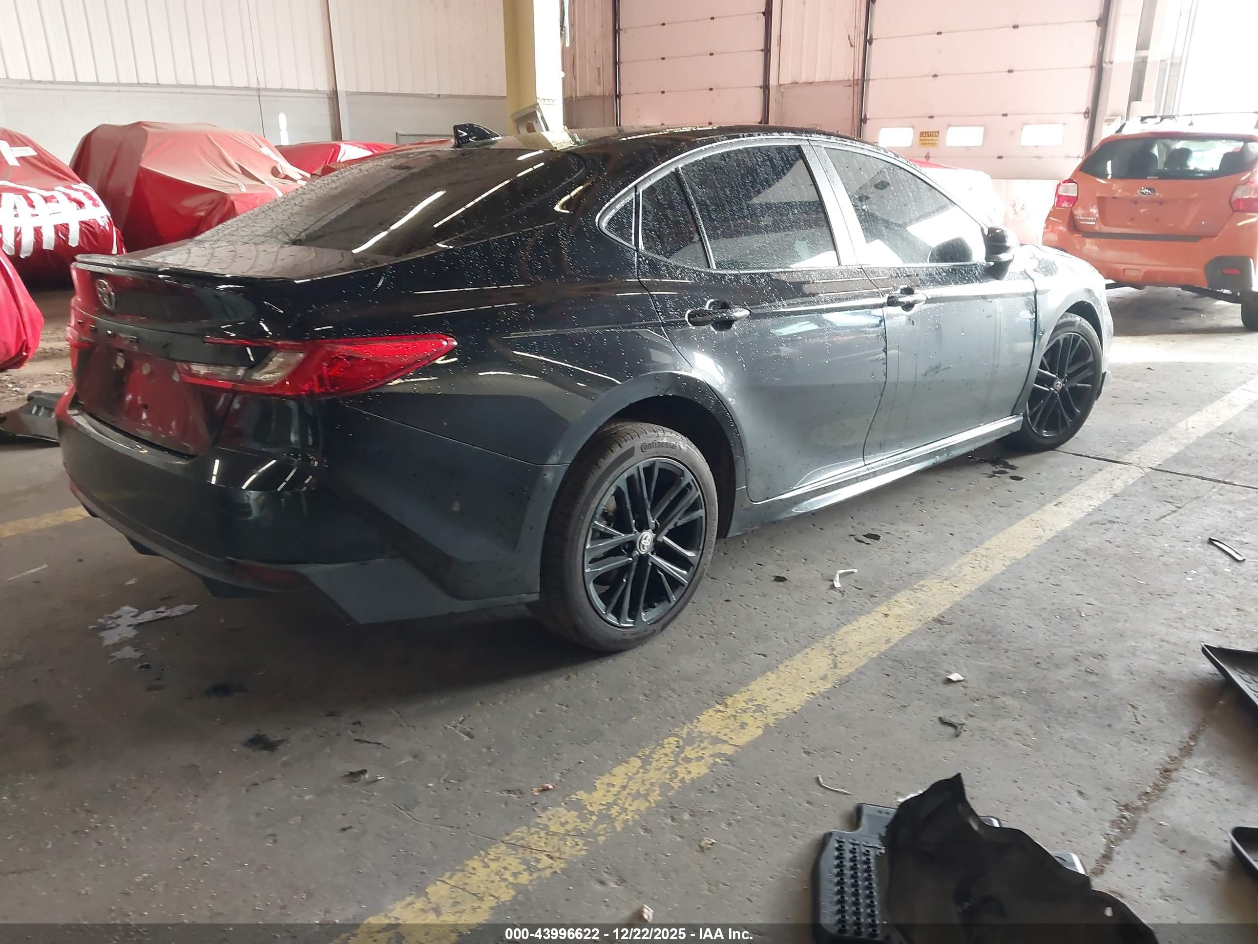 TOYOTA CAMRY image 4
