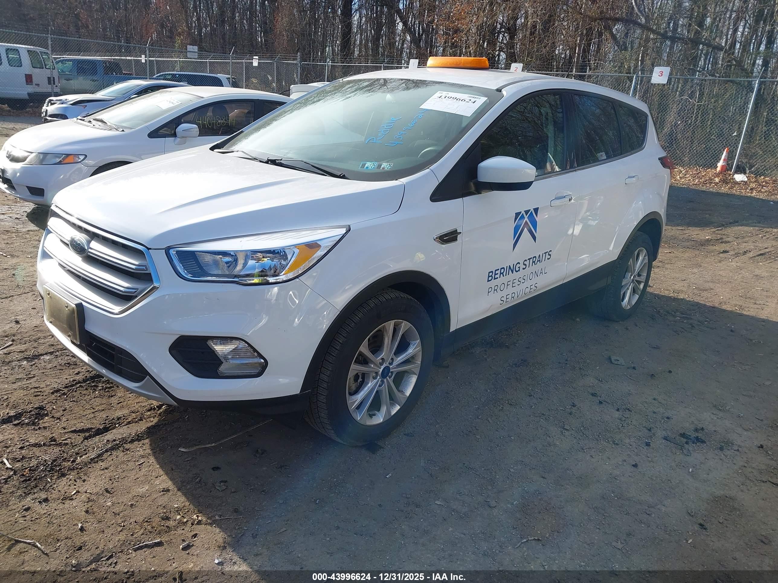 FORD ESCAPE image 2