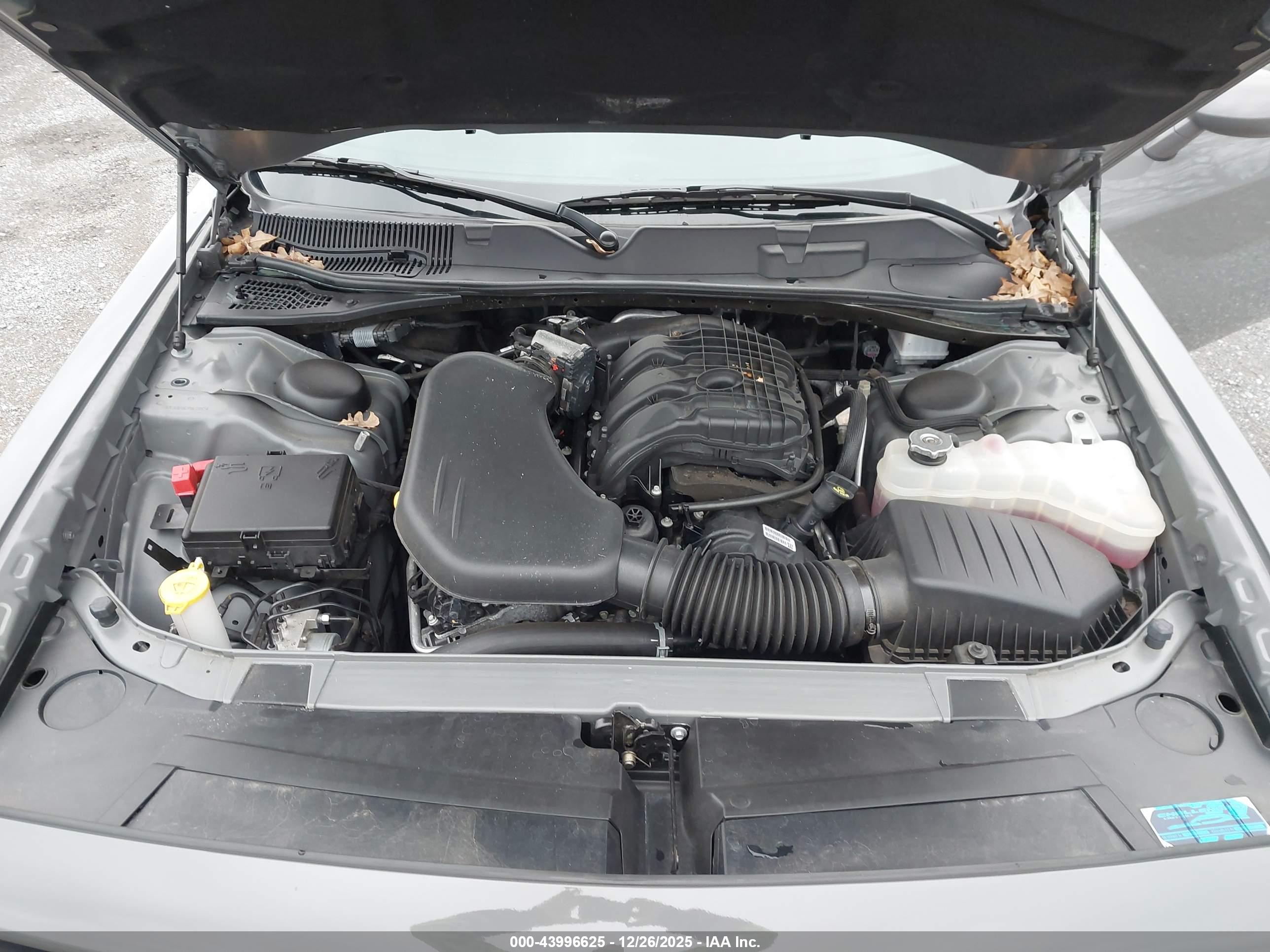 DODGE CHALLENGER image 10