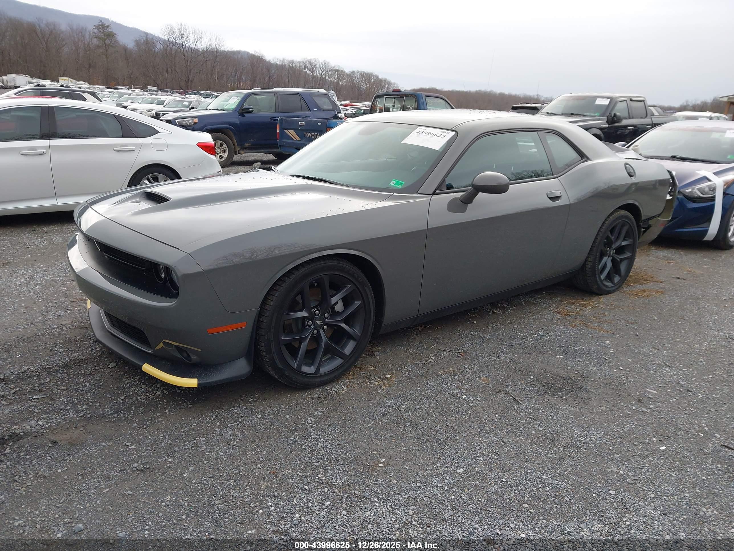 DODGE CHALLENGER image 2
