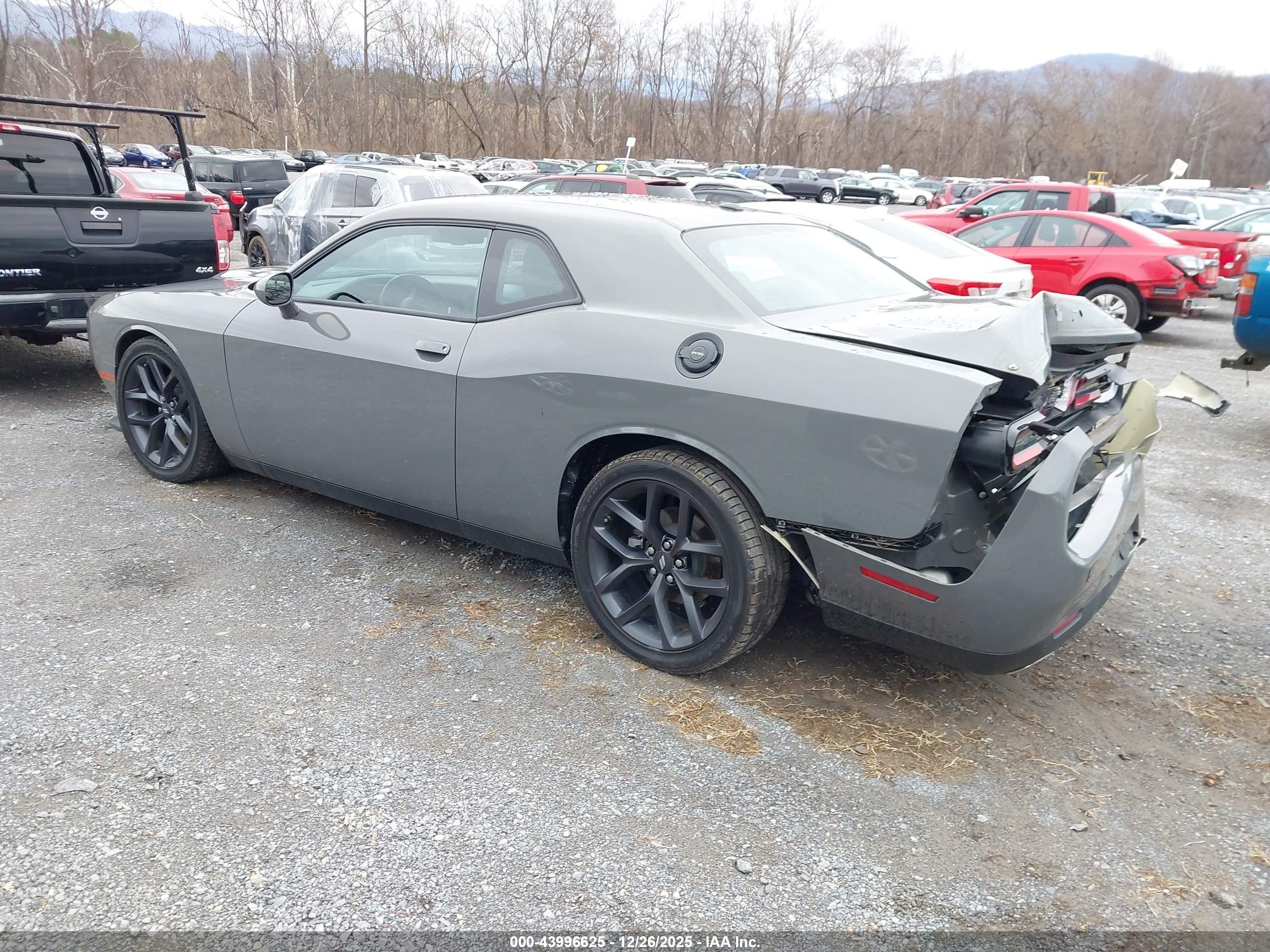 DODGE CHALLENGER image 3