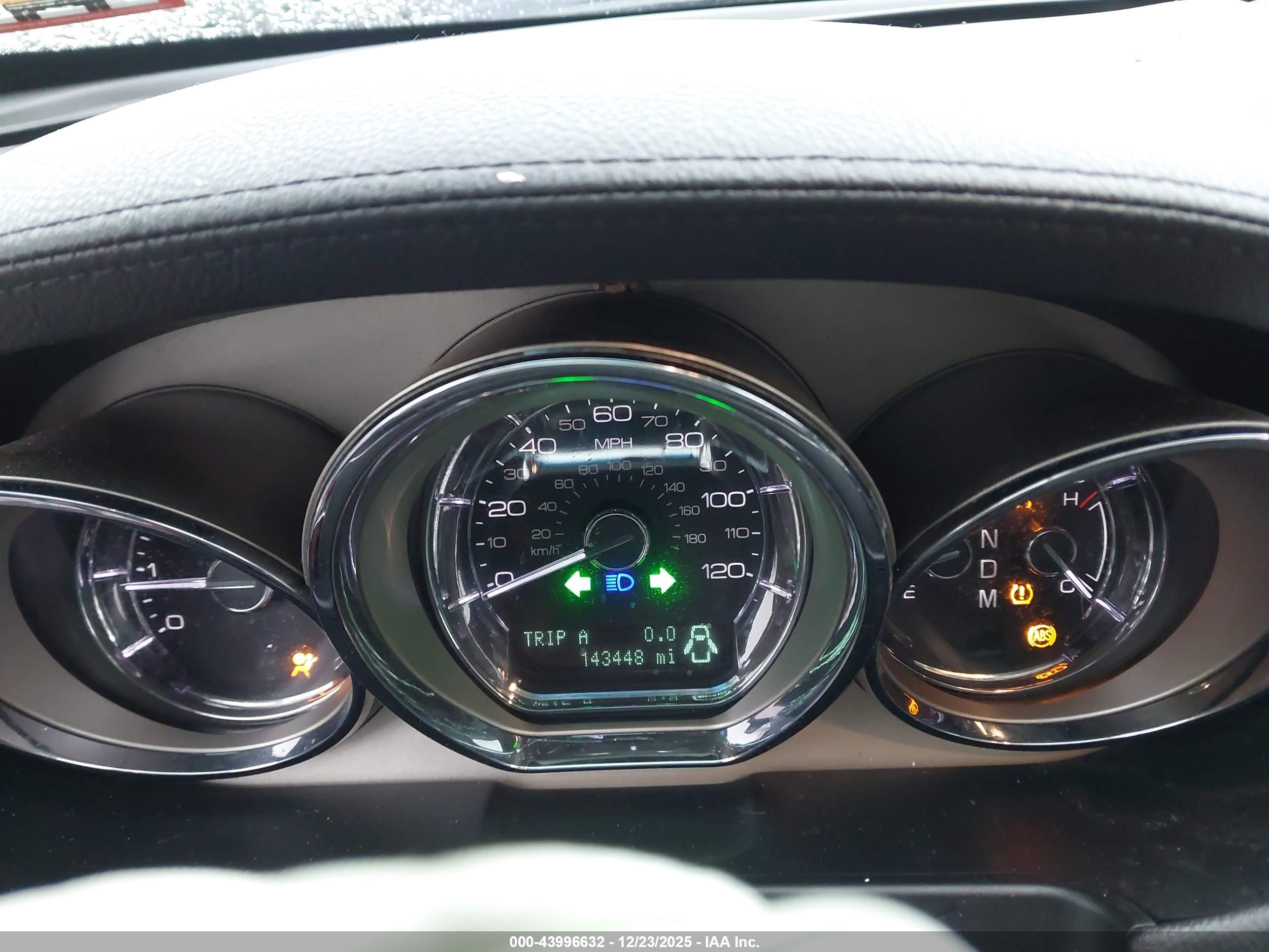 LINCOLN MKT image 7