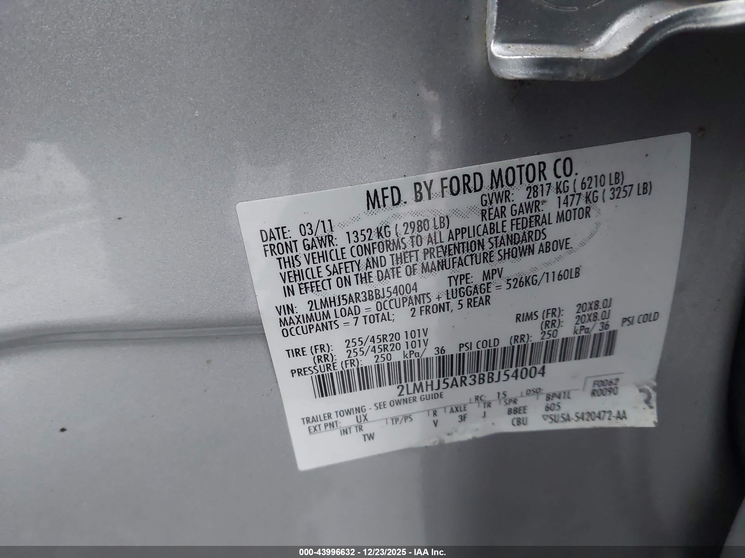 LINCOLN MKT image 9