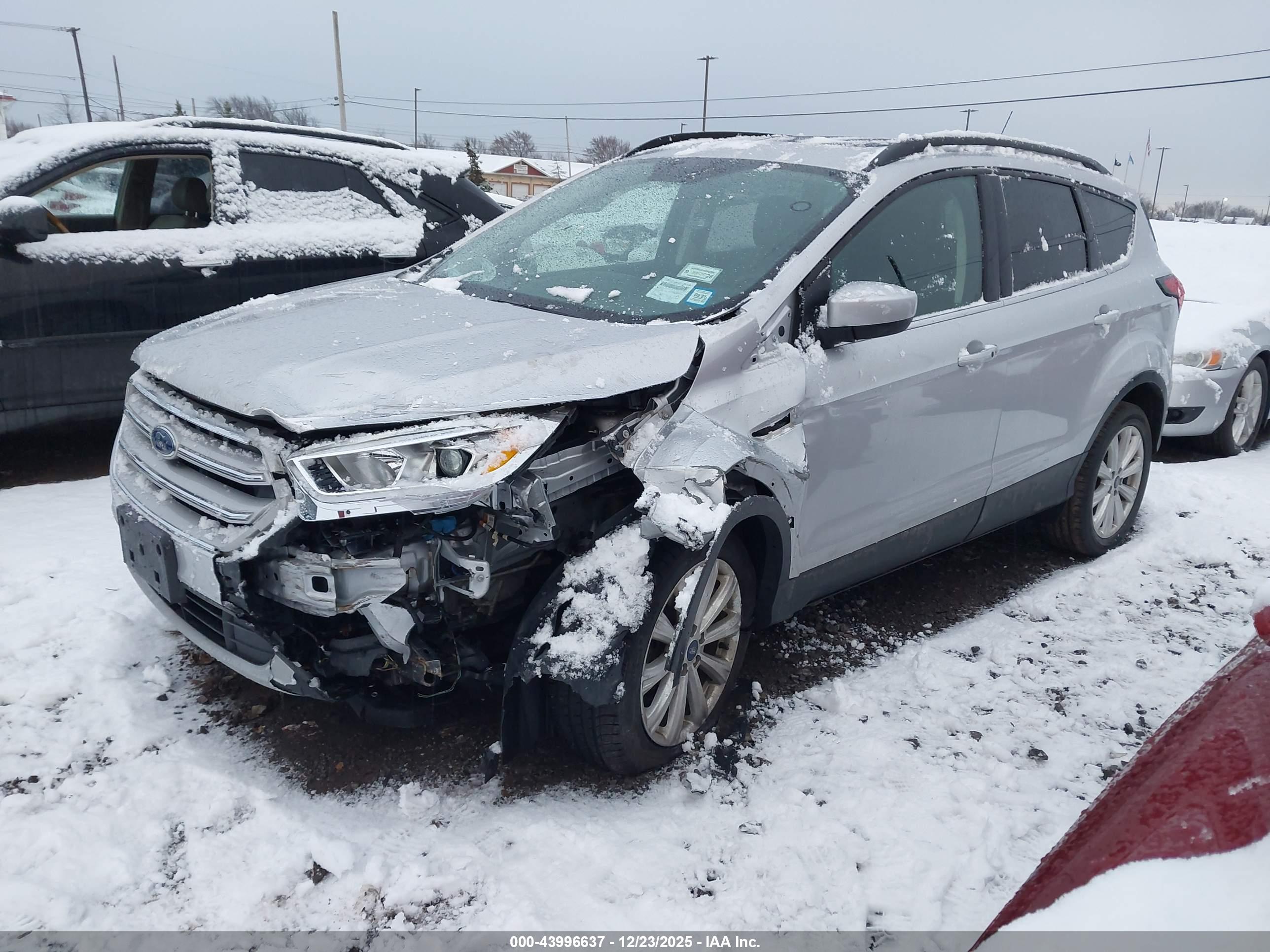 FORD ESCAPE image 2