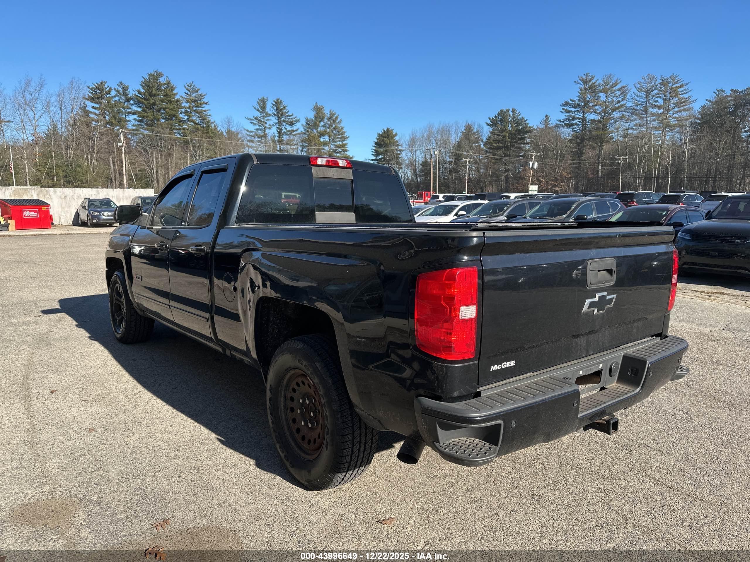 CHEVROLET SILVERADO image 3