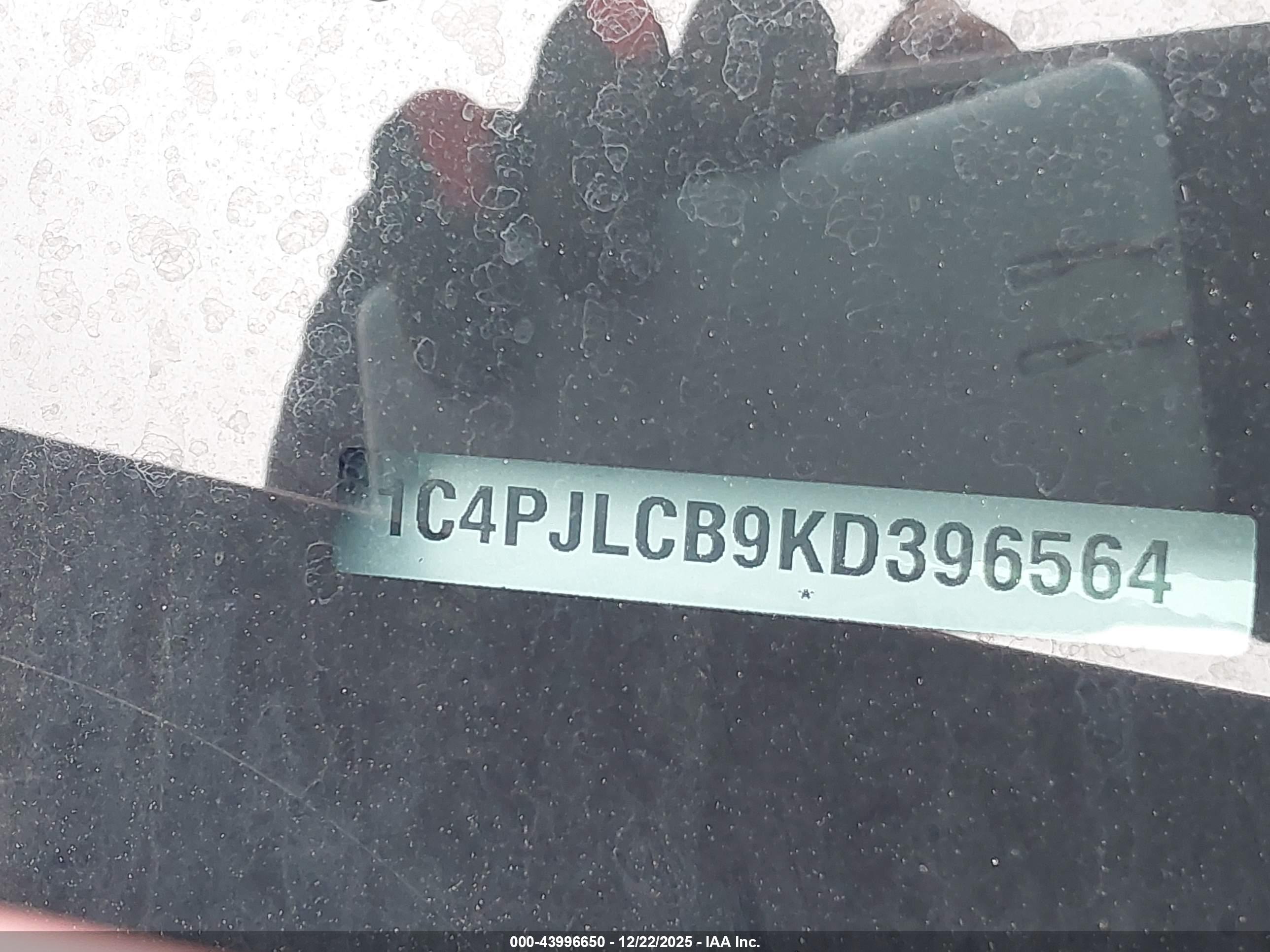 JEEP CHEROKEE image 9