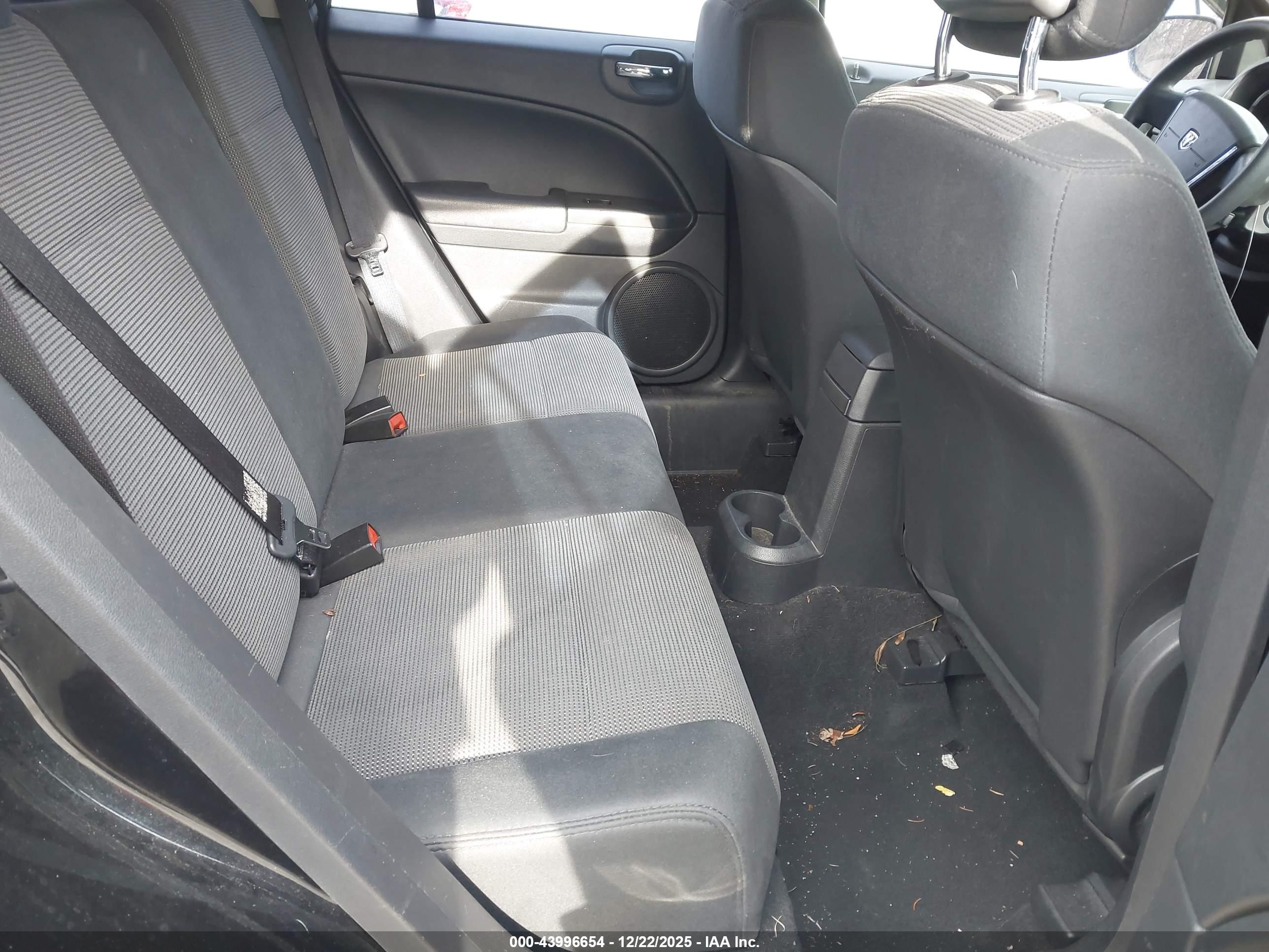 DODGE CALIBER image 8