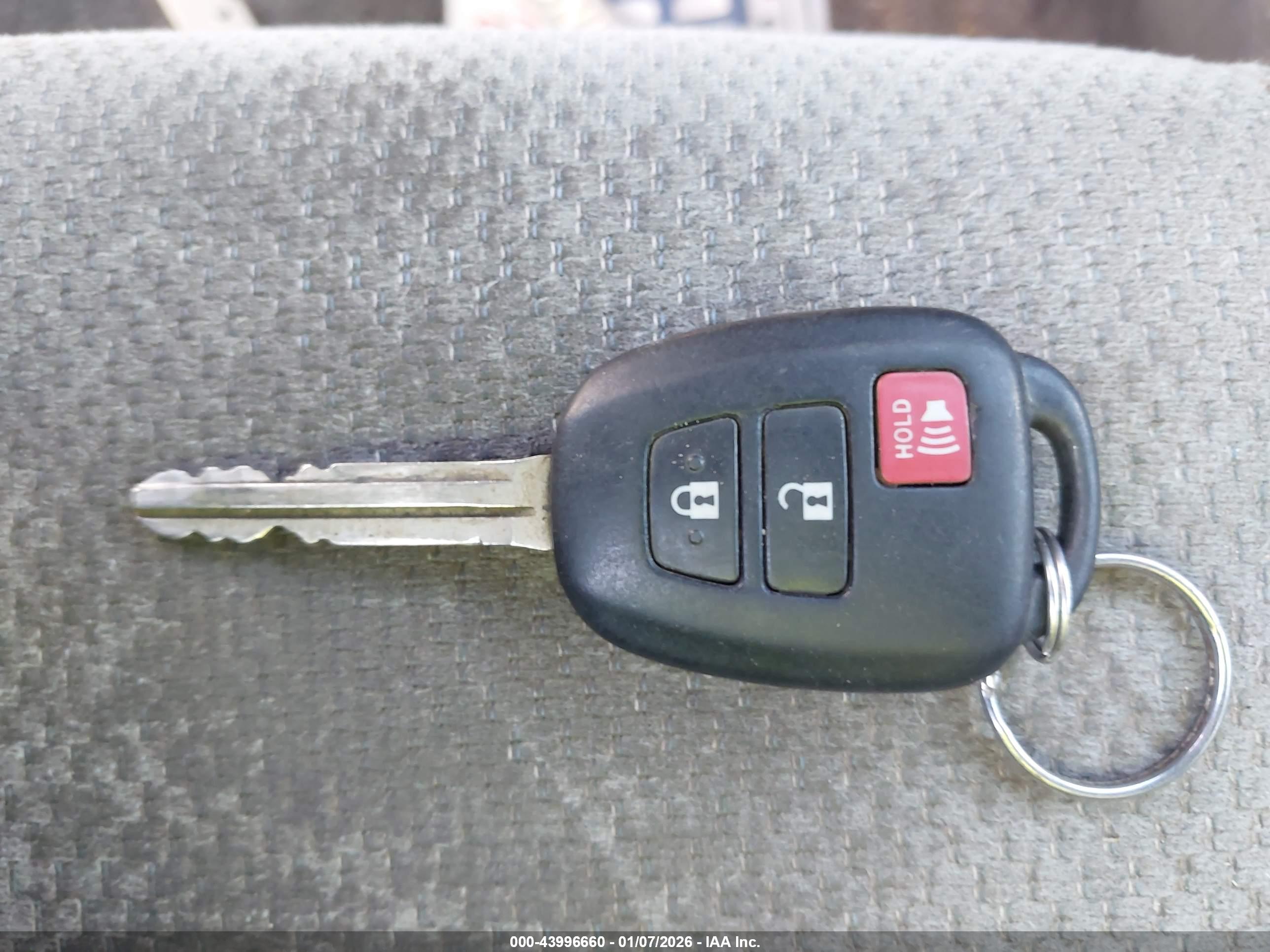 TOYOTA PRIUS image 11