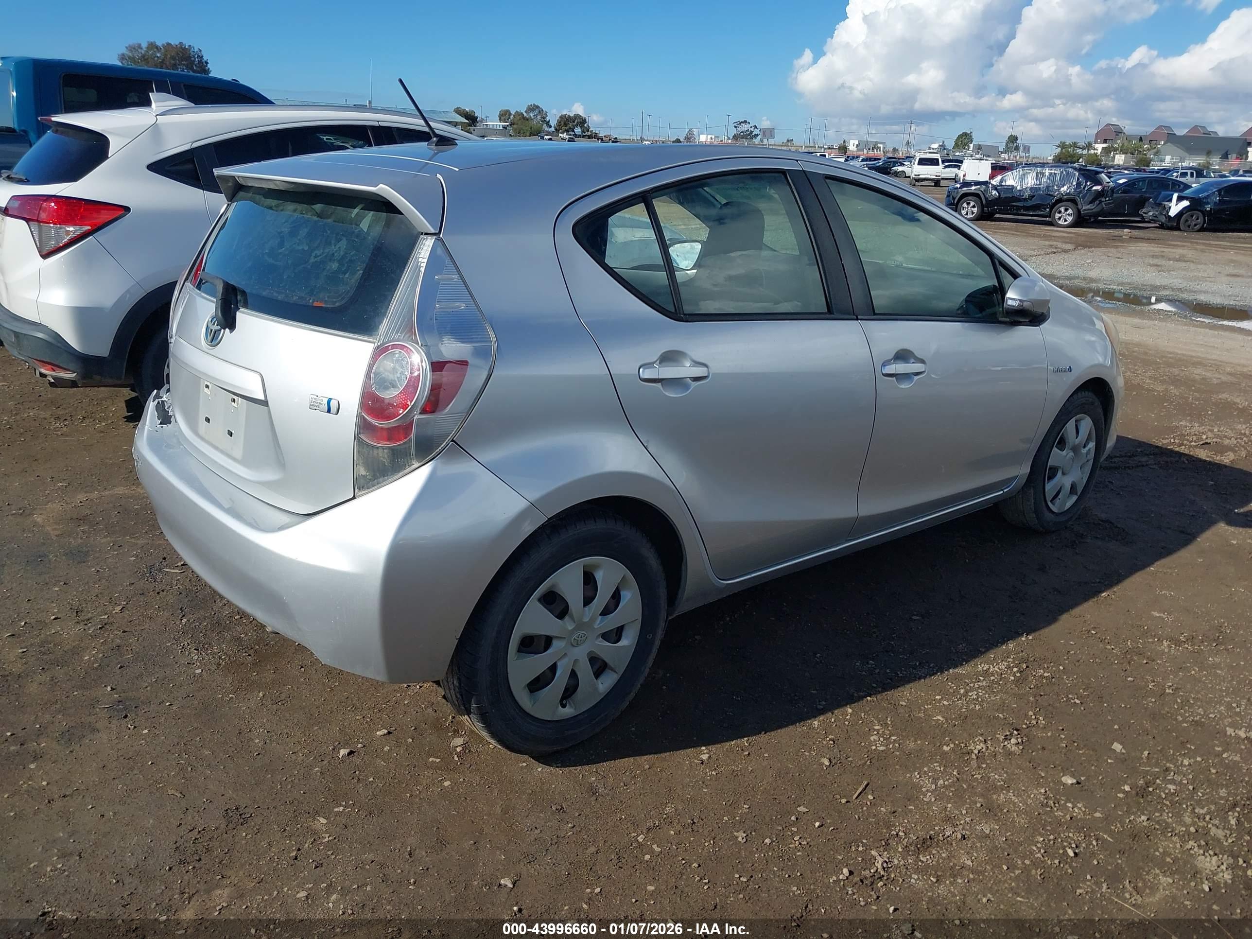 TOYOTA PRIUS image 4
