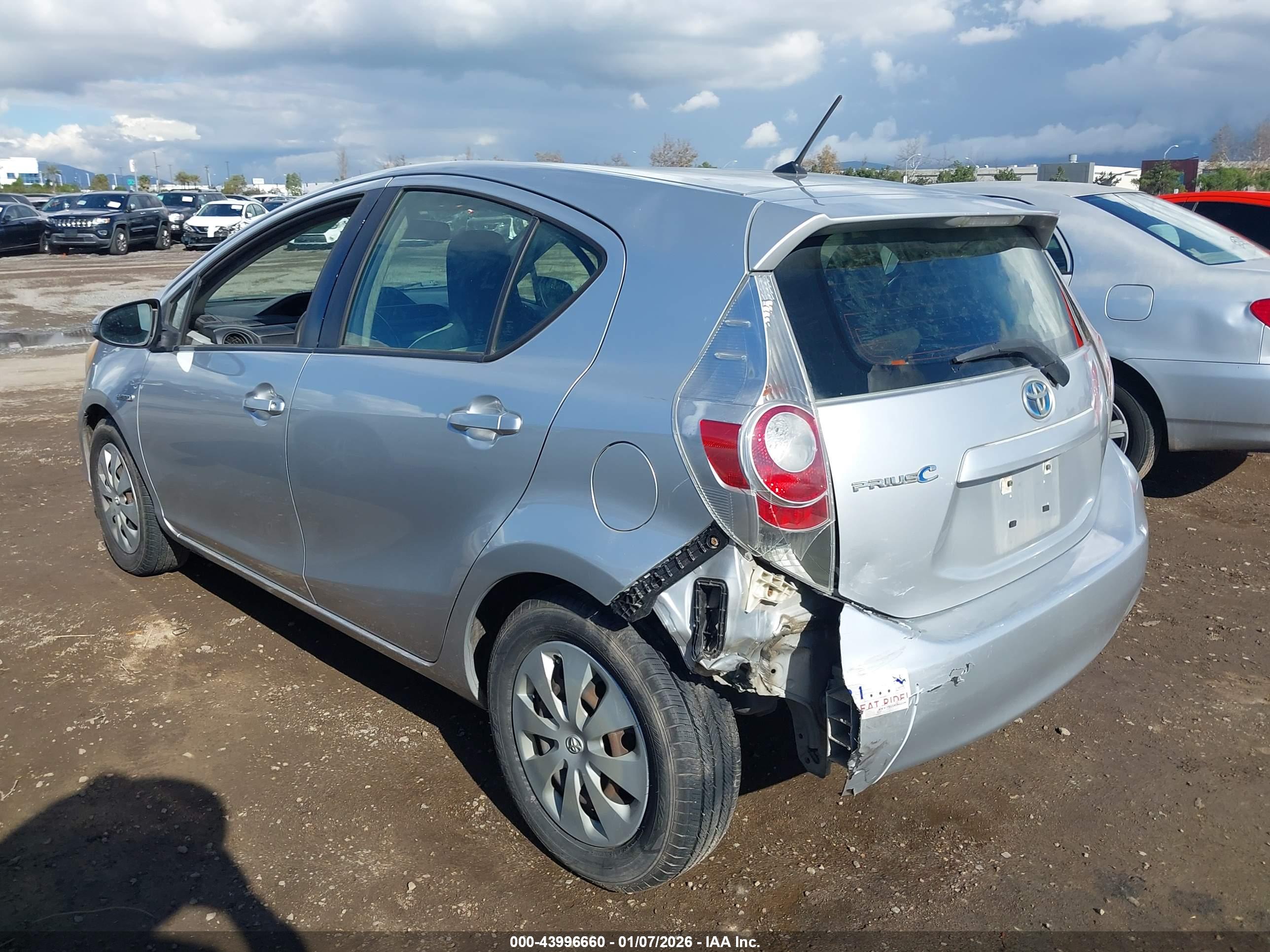 TOYOTA PRIUS image 6