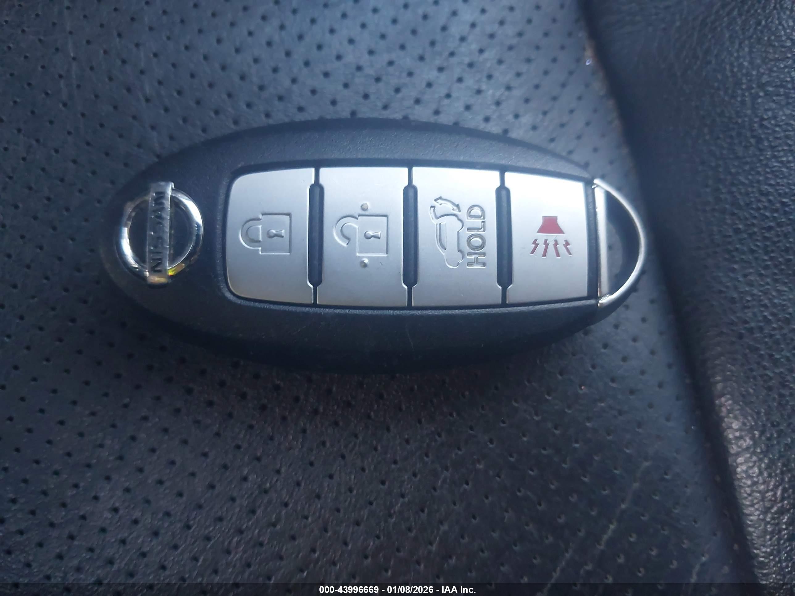 NISSAN ROGUE image 11
