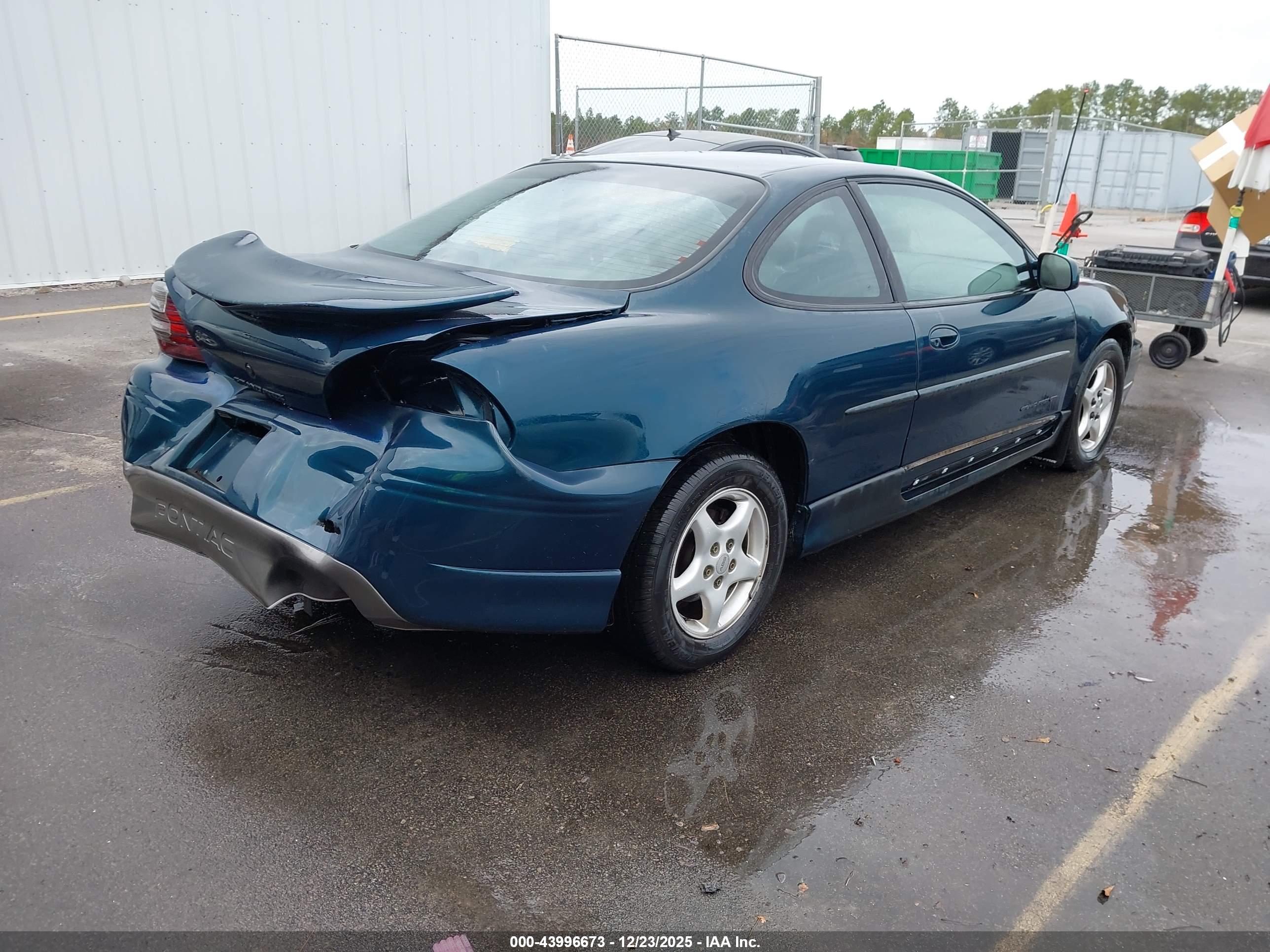 PONTIAC GRAND image 4